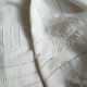 Drap ancien brodé en lin