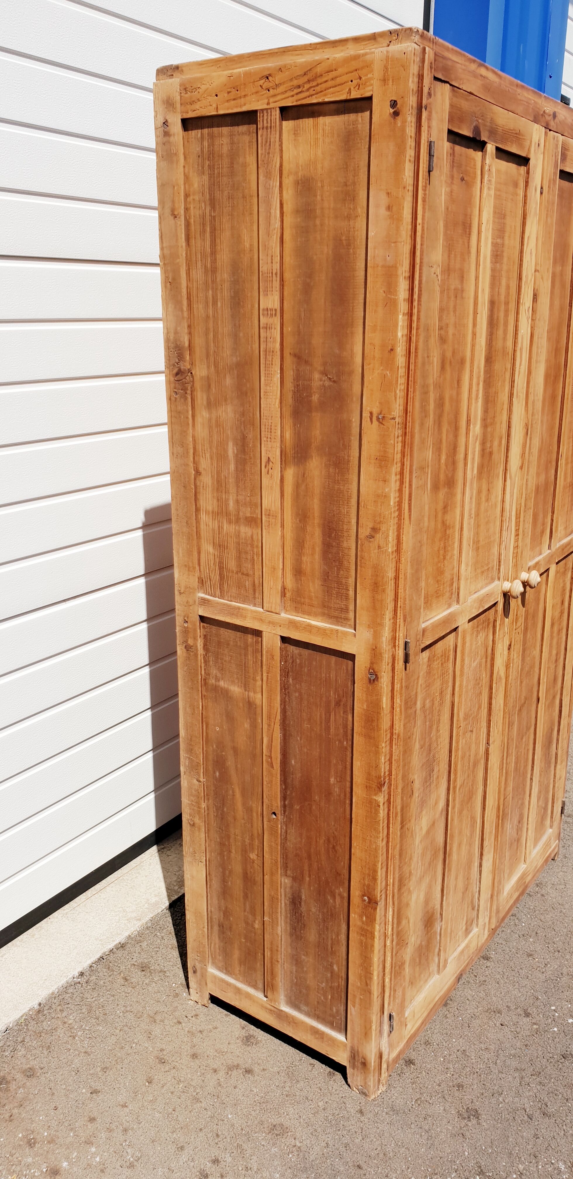 Armoire Parisienne vintage