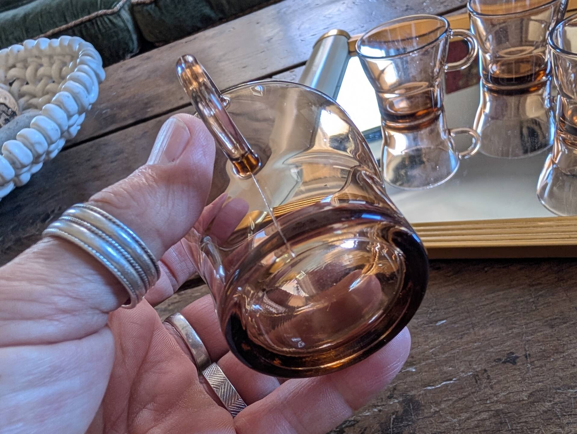 7 smoked cups – amber brown, 70s spirit
