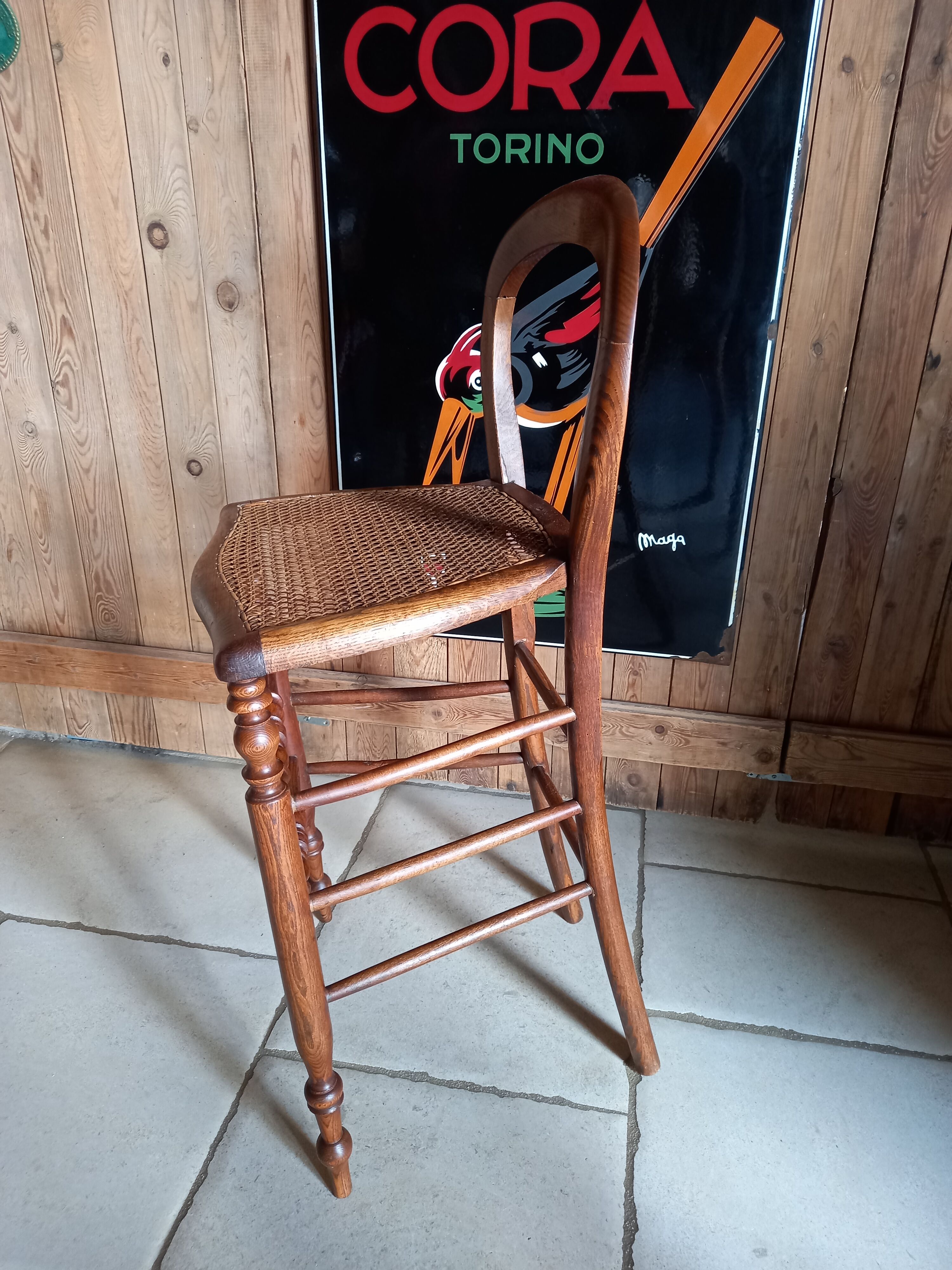 High chair called "sitting standing", late nineteenth early XX th