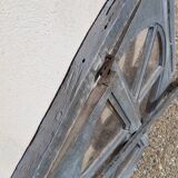 Vintage round ox eye window