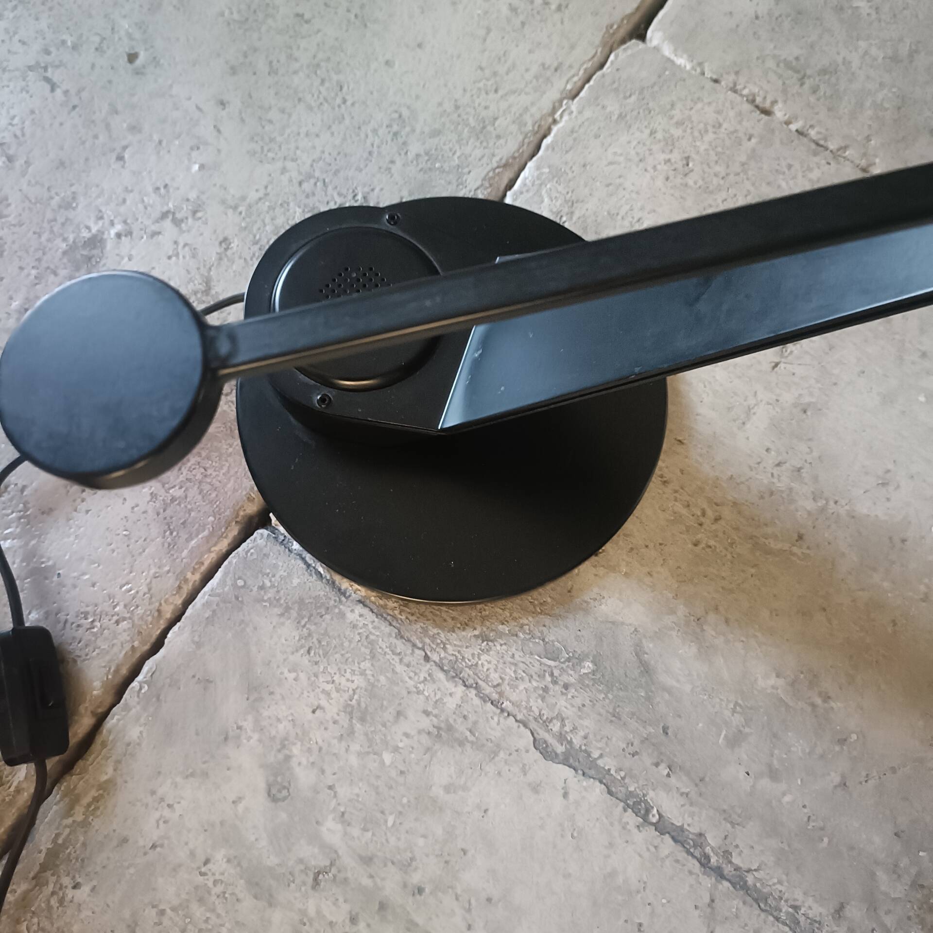 Desk lamp with a balance arm, Fase
