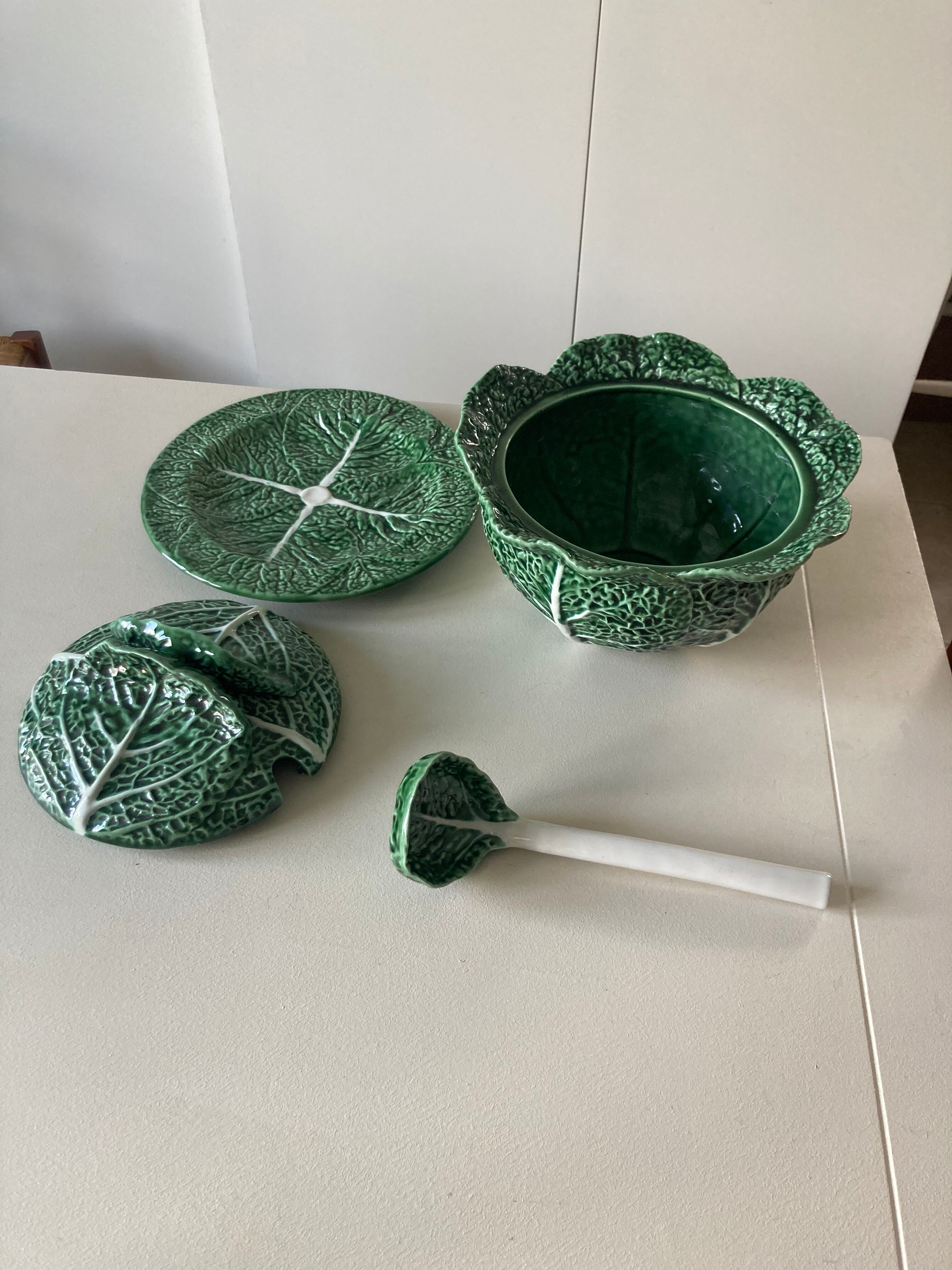 Cabbage tureen in slip 4 pieces