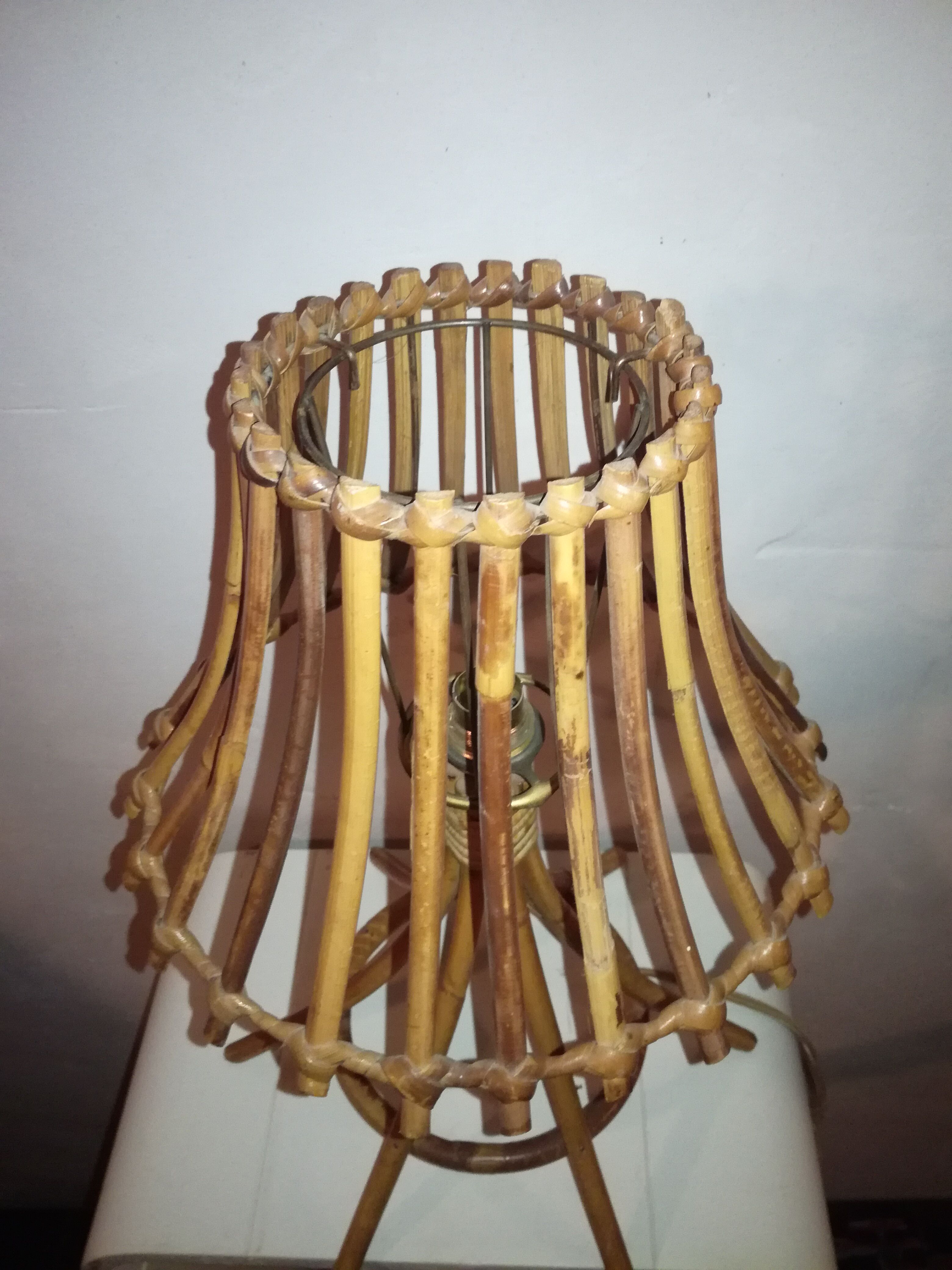 Rattan table lamp