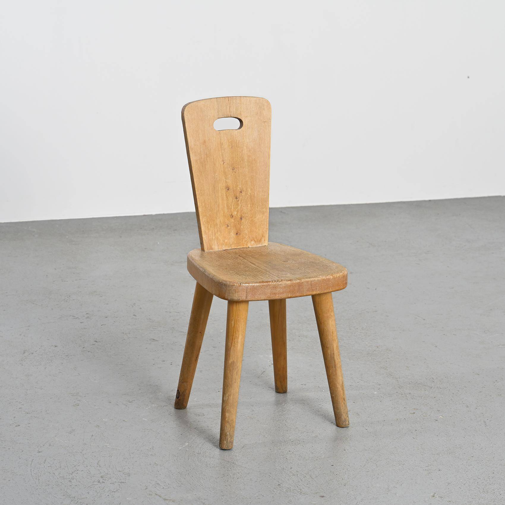 Chaise en Pin massif par Christian Durupt, Meribel 1960