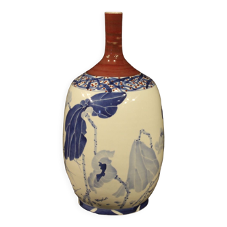 Chinese painted ceramic vase