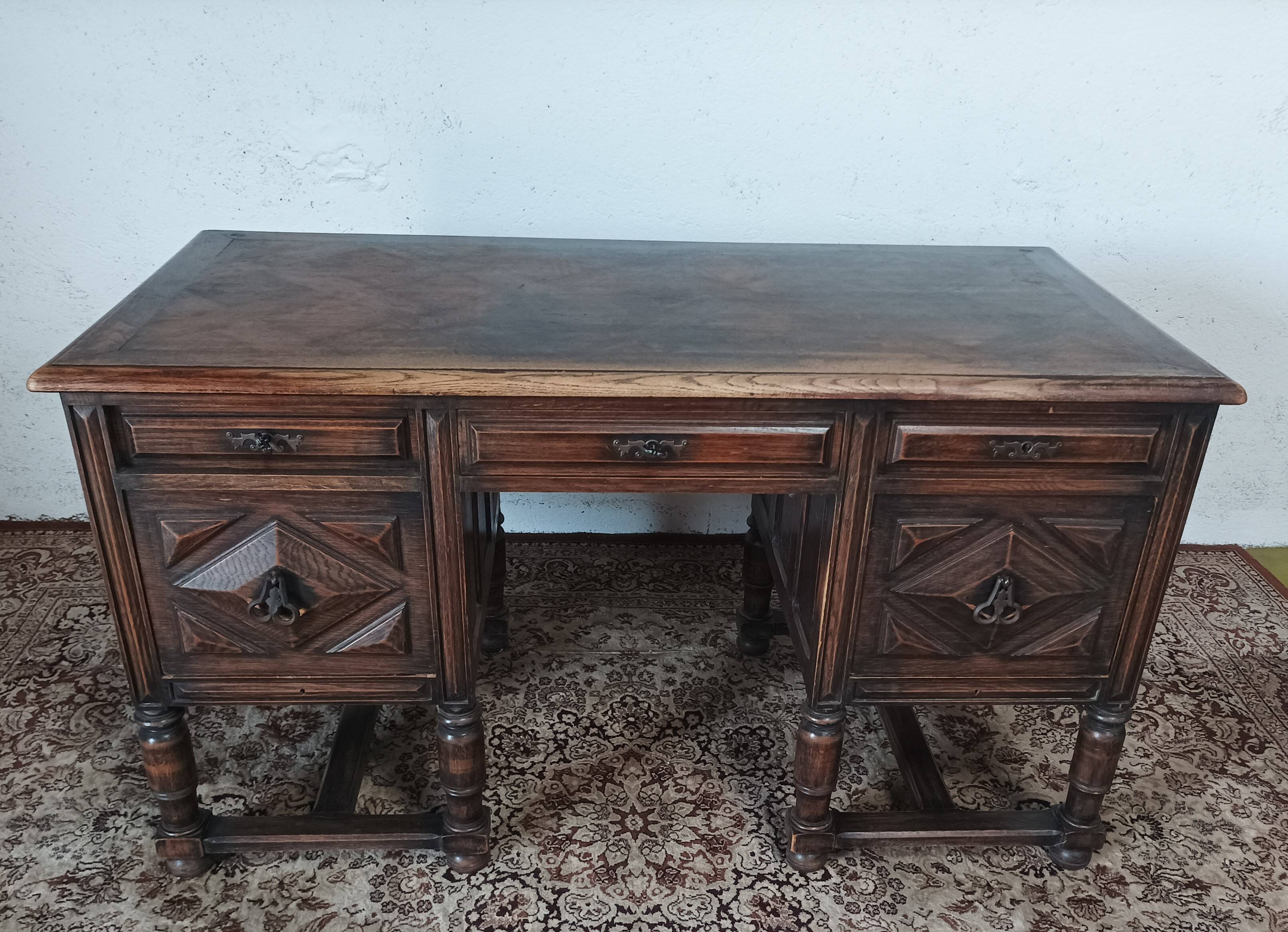Mazarin Louis XIII style oak desk