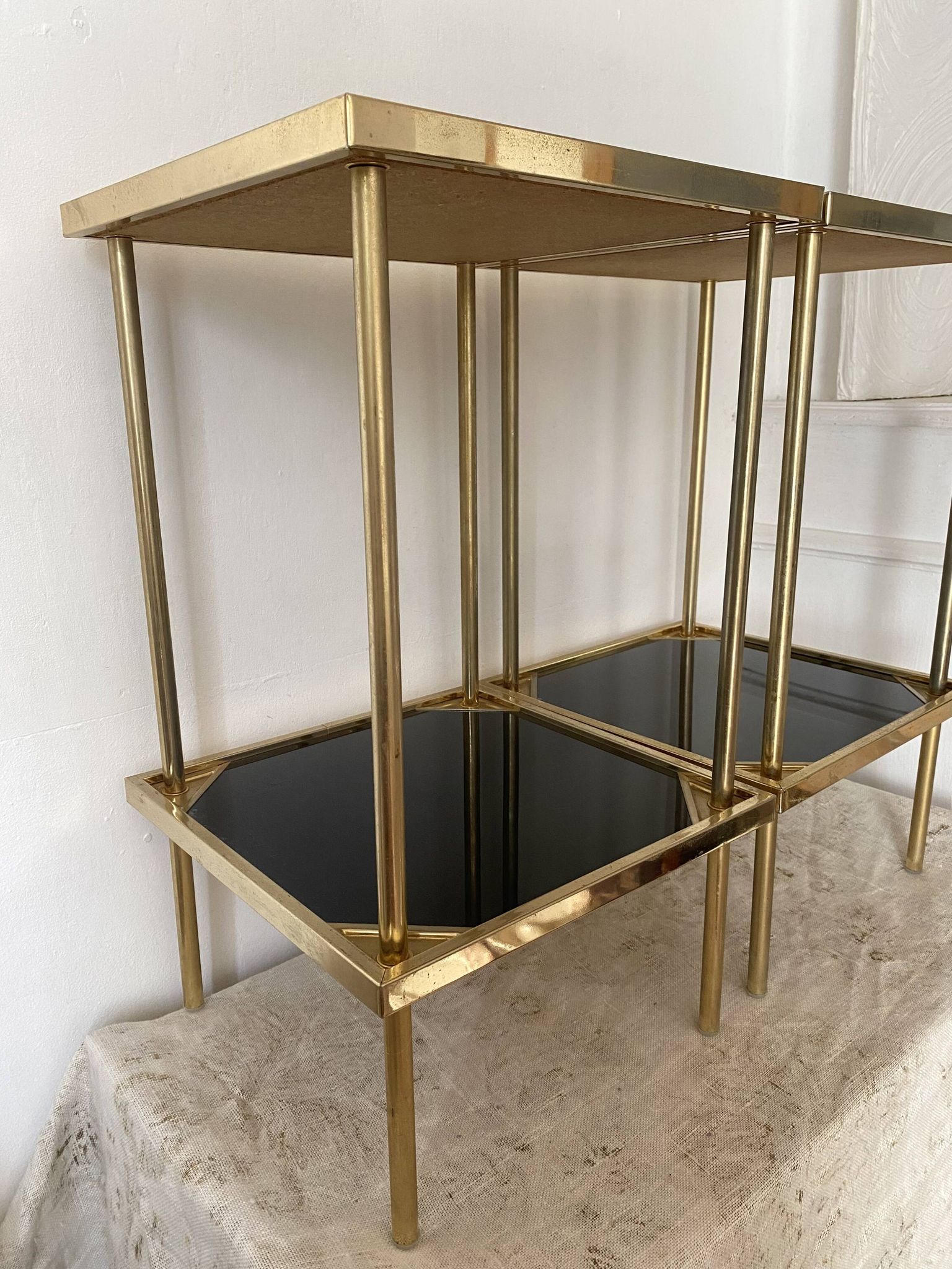 Tables de chevet ou bouts de canapé années 70-80