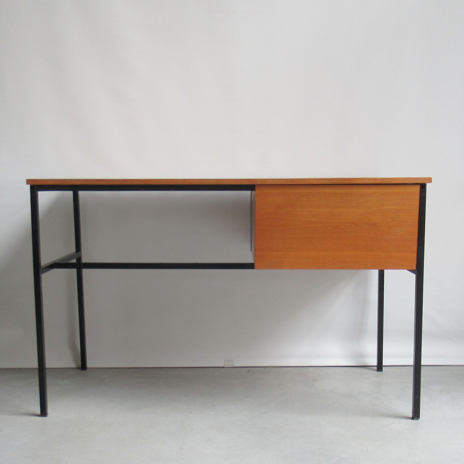 Desk "etudiant" of Pierre Guariche for Meurop