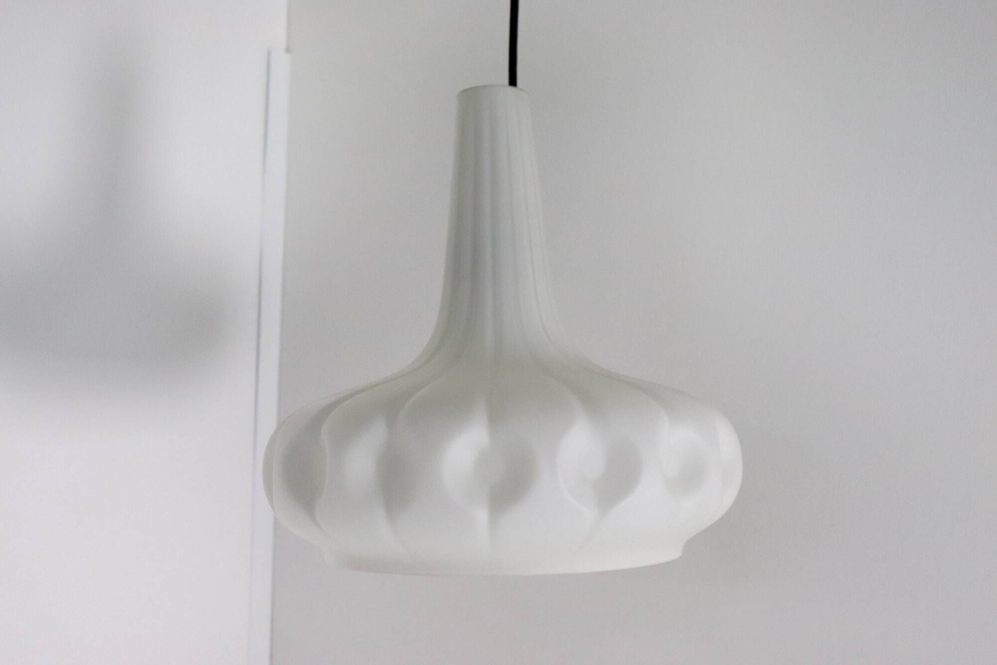 Peill & Putzler melkglazen lamp vintage mid century design