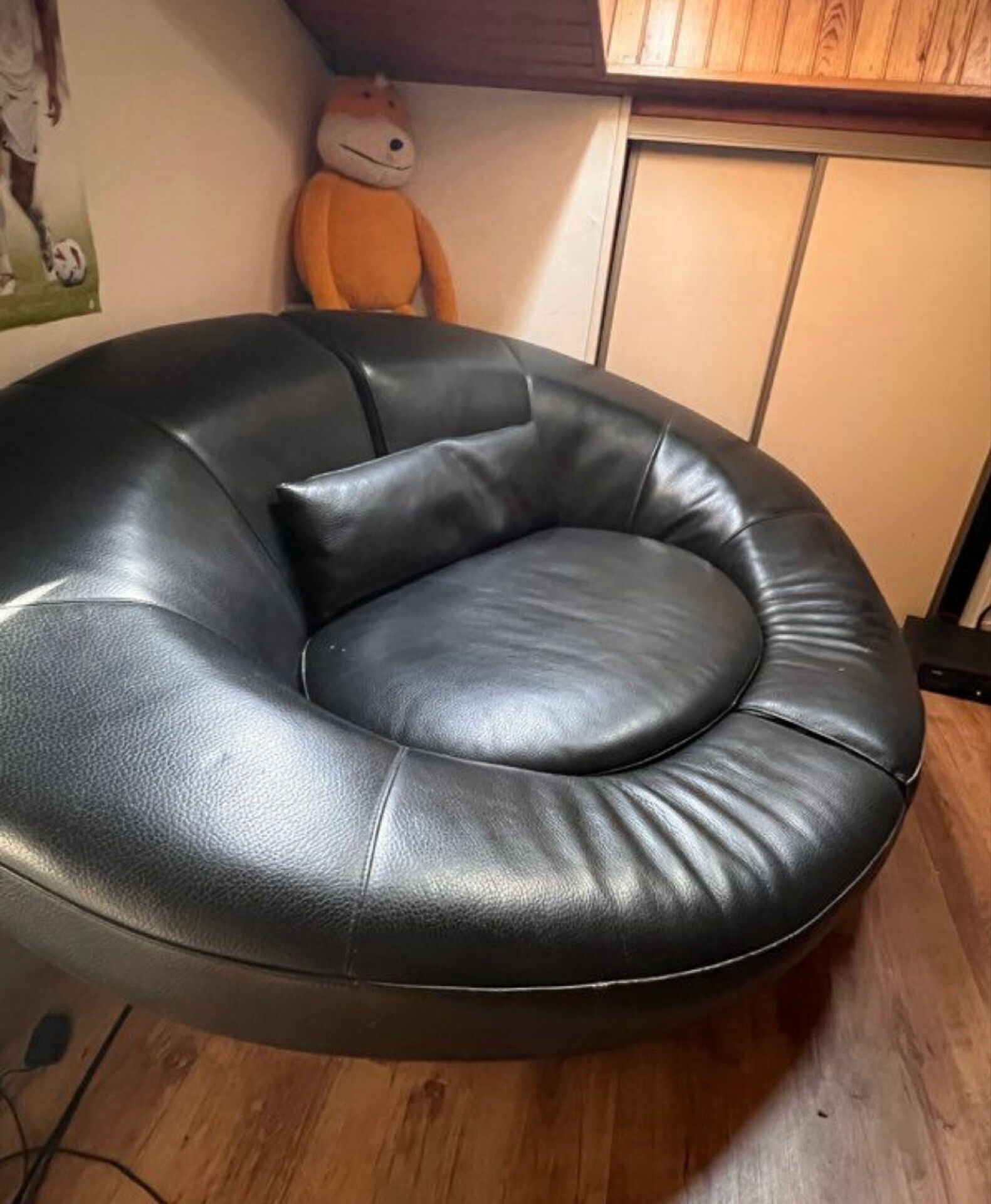 canapé rond noir en cuir DS-152  sede Jane Worthington