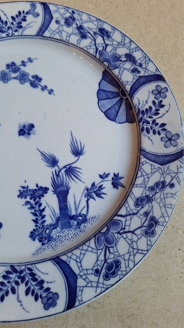 Plat à gâteau modèle Japon par Creil et Montereau XIXème