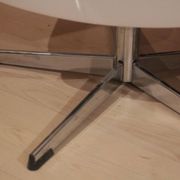 Fauteuil Lounge de l'ère spatiale, laque blanche, cuir, aspect reptile, Allemagne, années 1970.