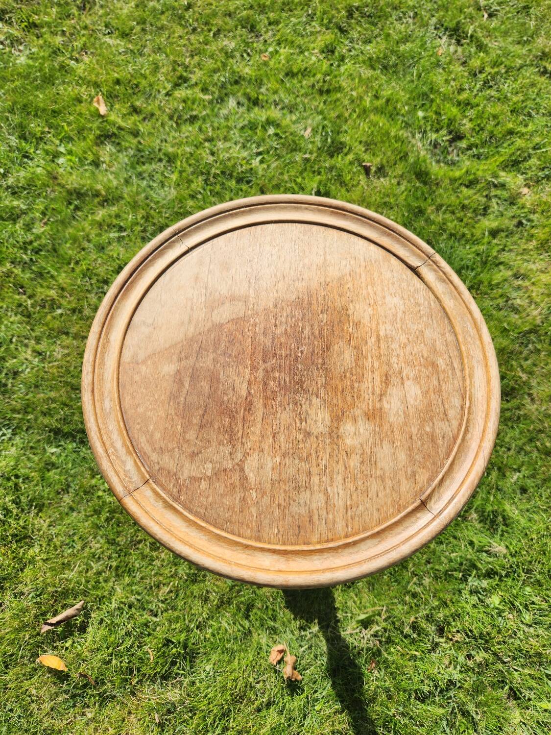 Wooden tripod side table/guéridon