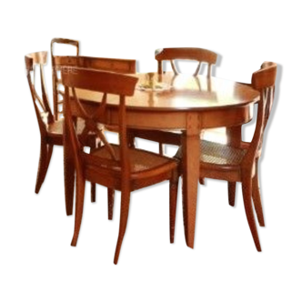 Table ronde et 4 chaises