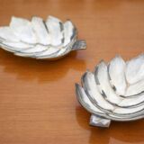 Pair of vintage leaf-shaped pockets, brass leaf cup