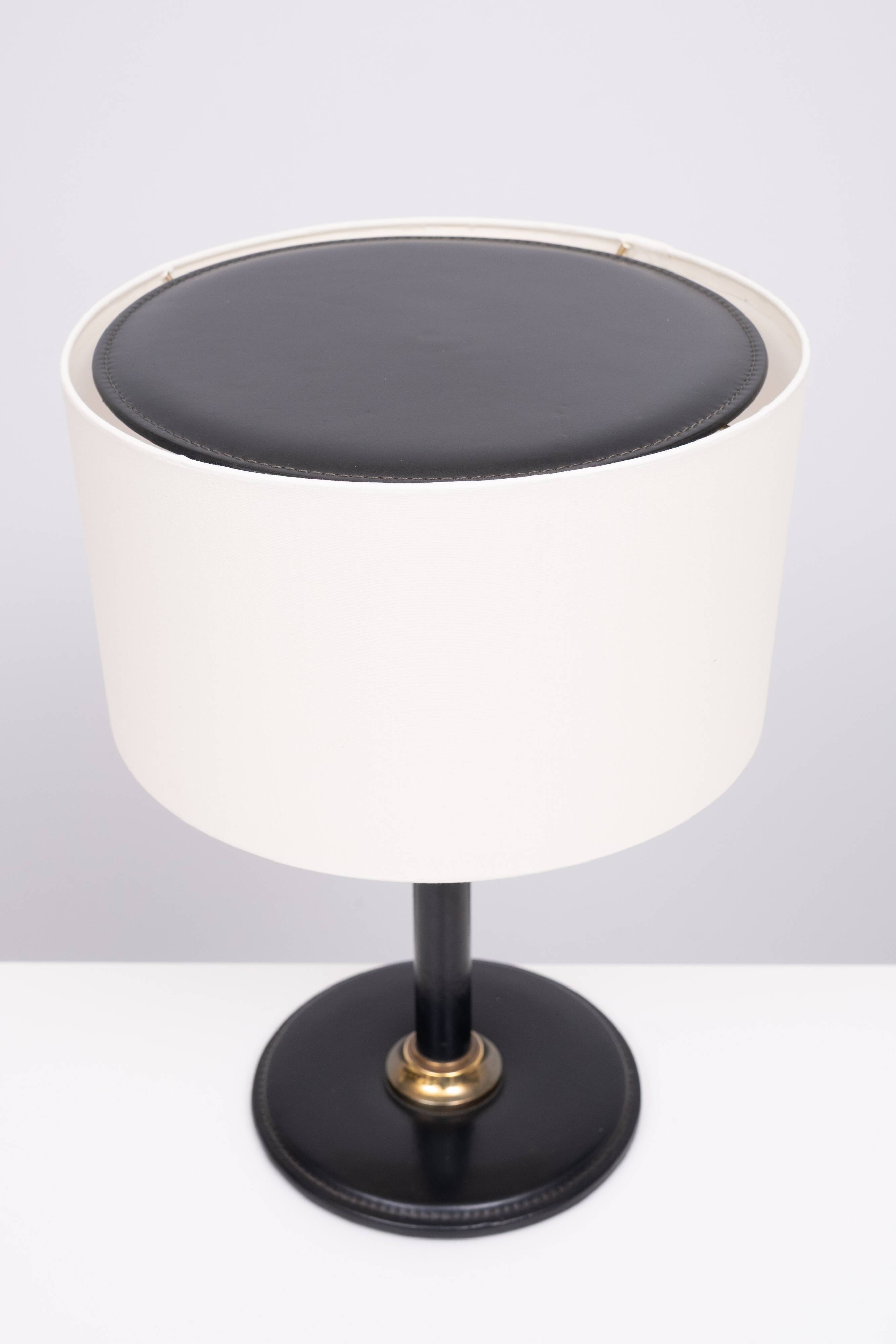 Grand ensemble de bureau exclusif en cuir cousu, années 1960, France