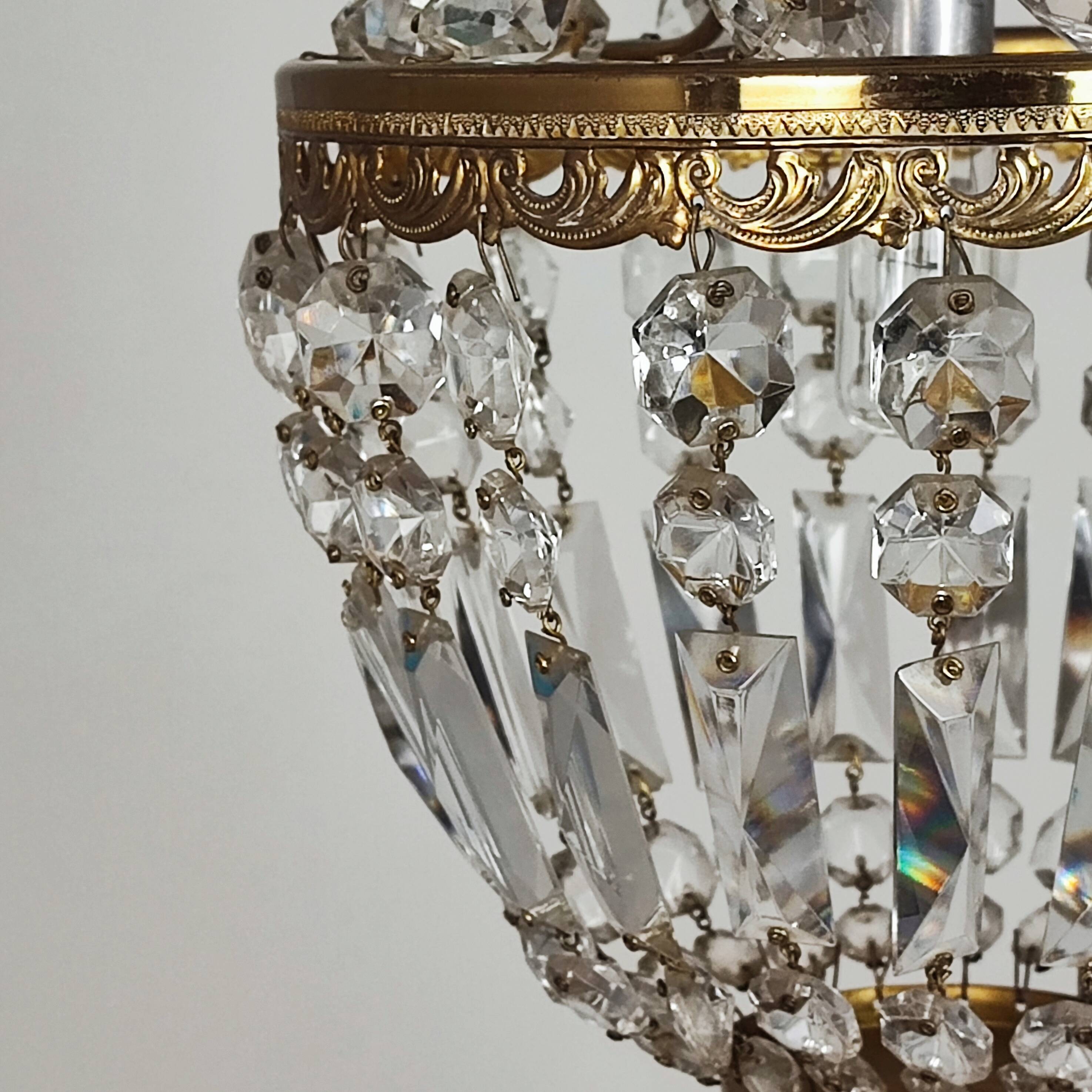 Hot air balloon pendant chandelier