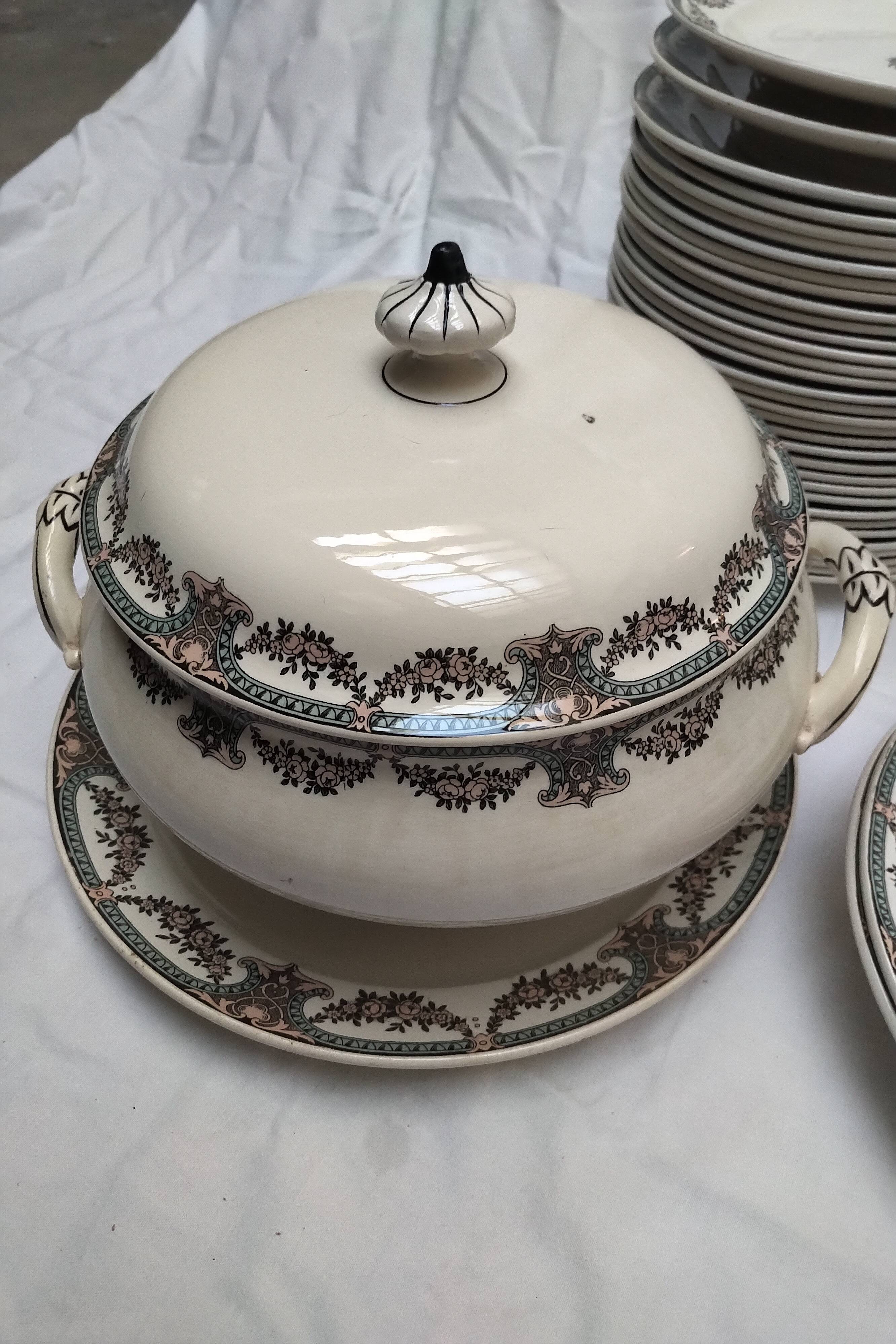 Sarreguemines Dubarry dish set