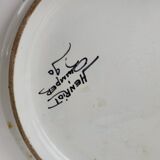 Flat ceramic underside of Quimper Henriot