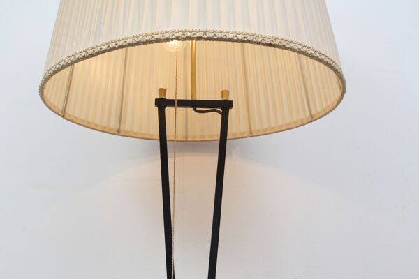 Lampadaire en laiton et abat-jour plissé années 1950