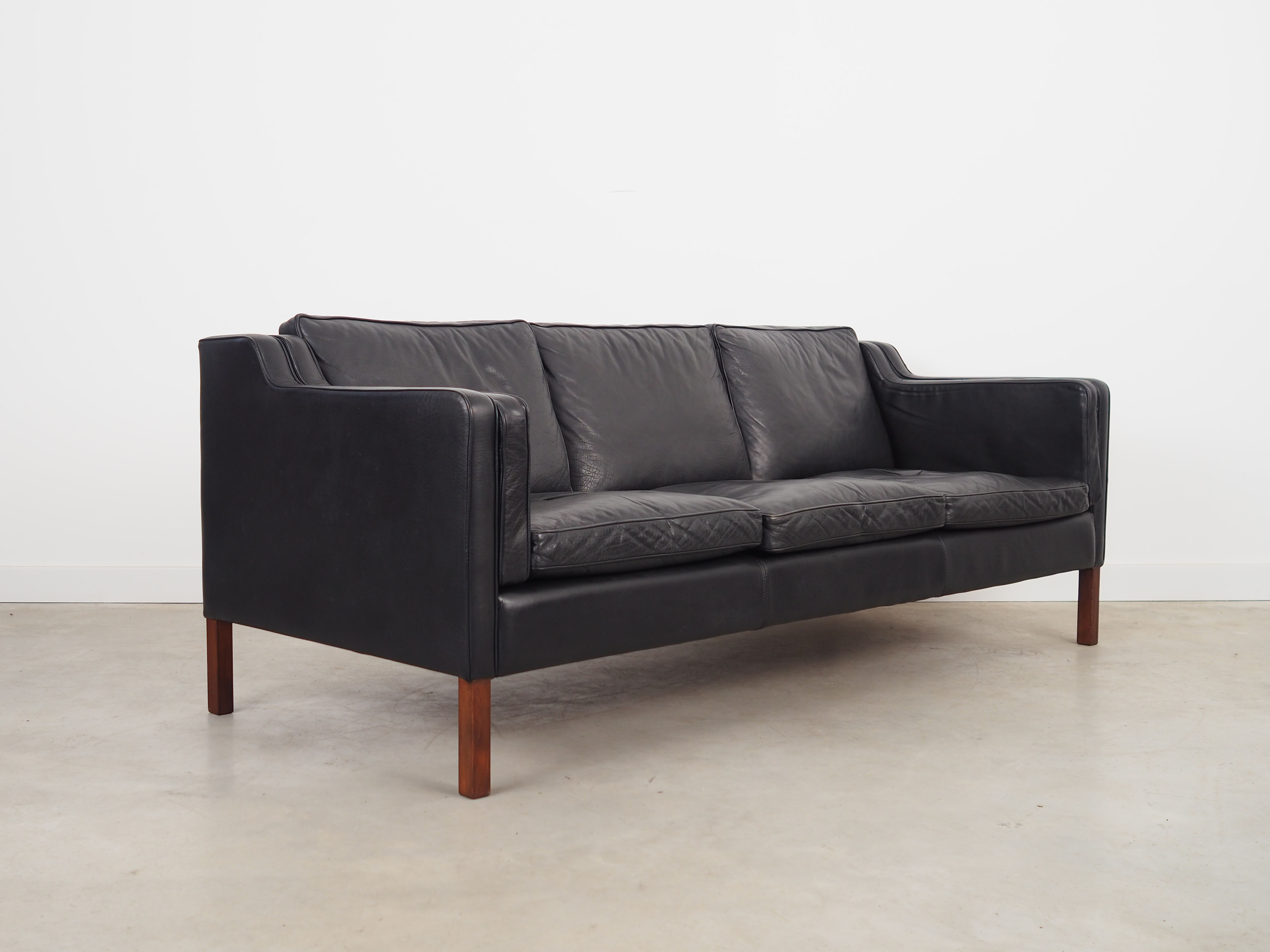 Leather sofa, Danish design, 1960s, manufacturer: Stouby