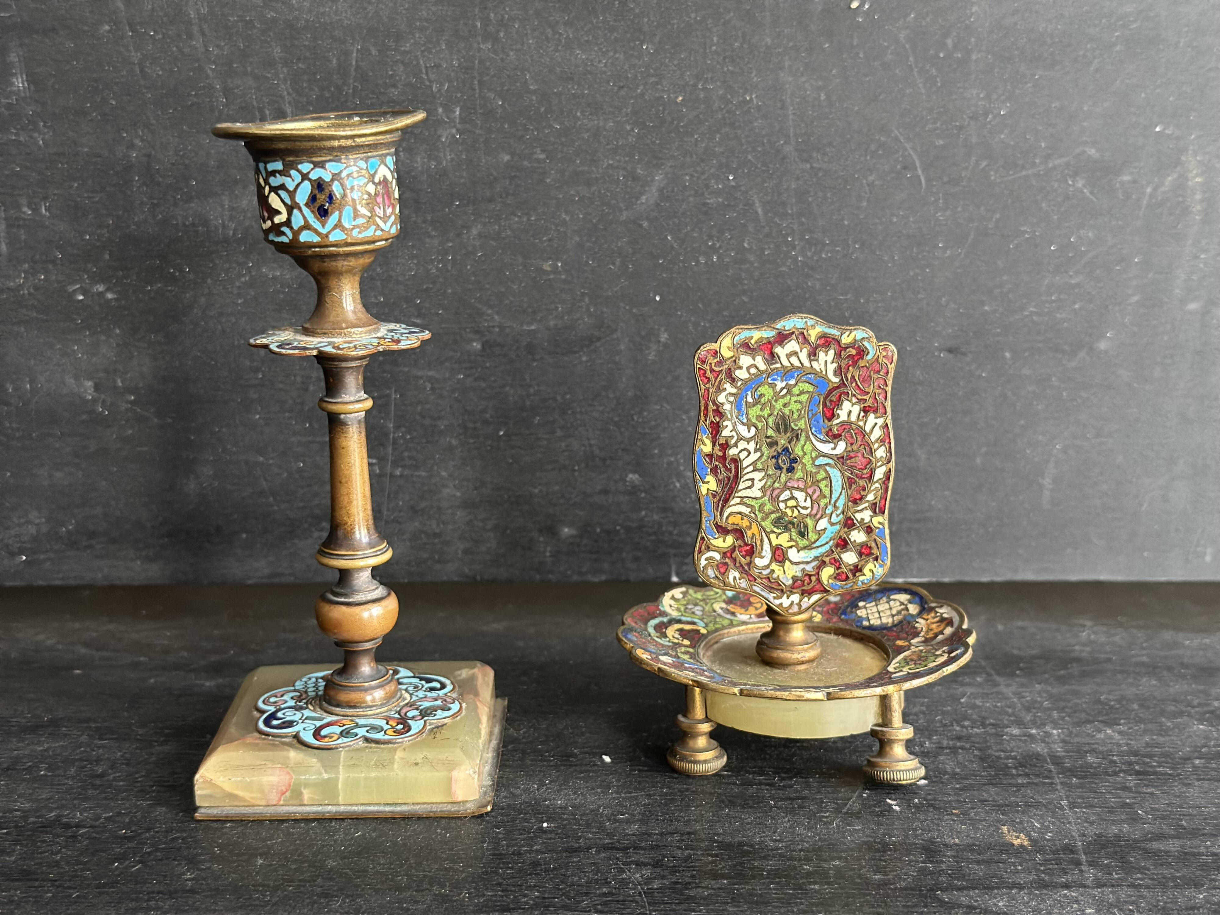 Bougeoir et porte allumettes en bronze et émaux cloisonnés XIXe