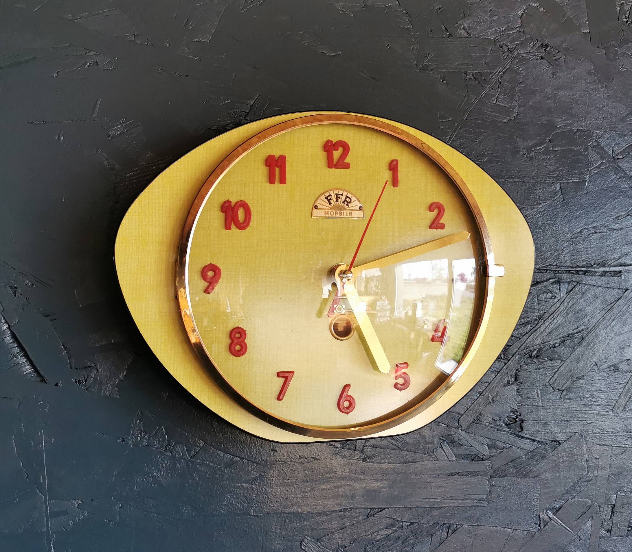 Vintage formica clock silent wall pendulum "FFR Morbier yellow red"