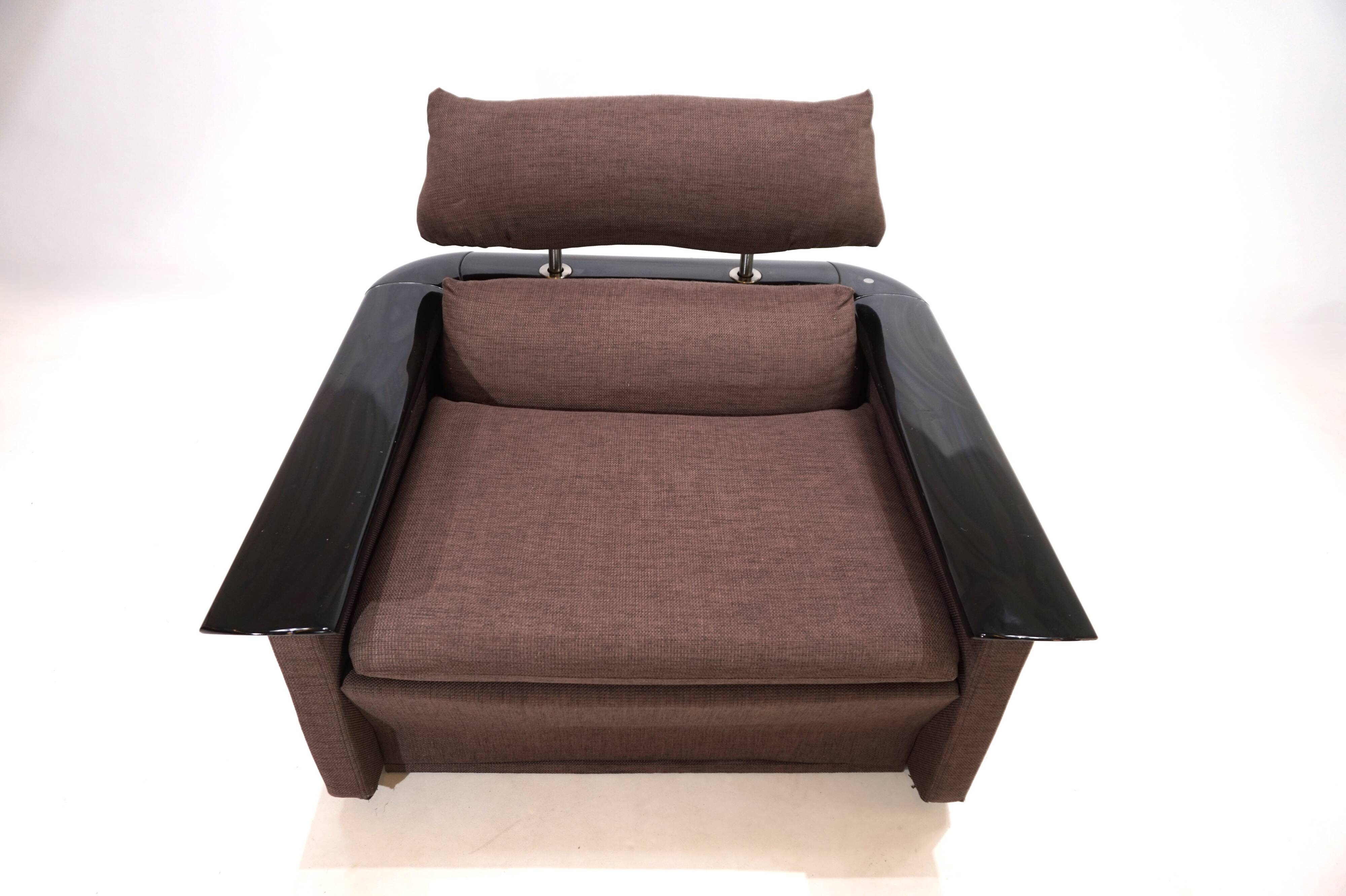 Fauteuil lounge Tecno avec structure en laque piano, 1970