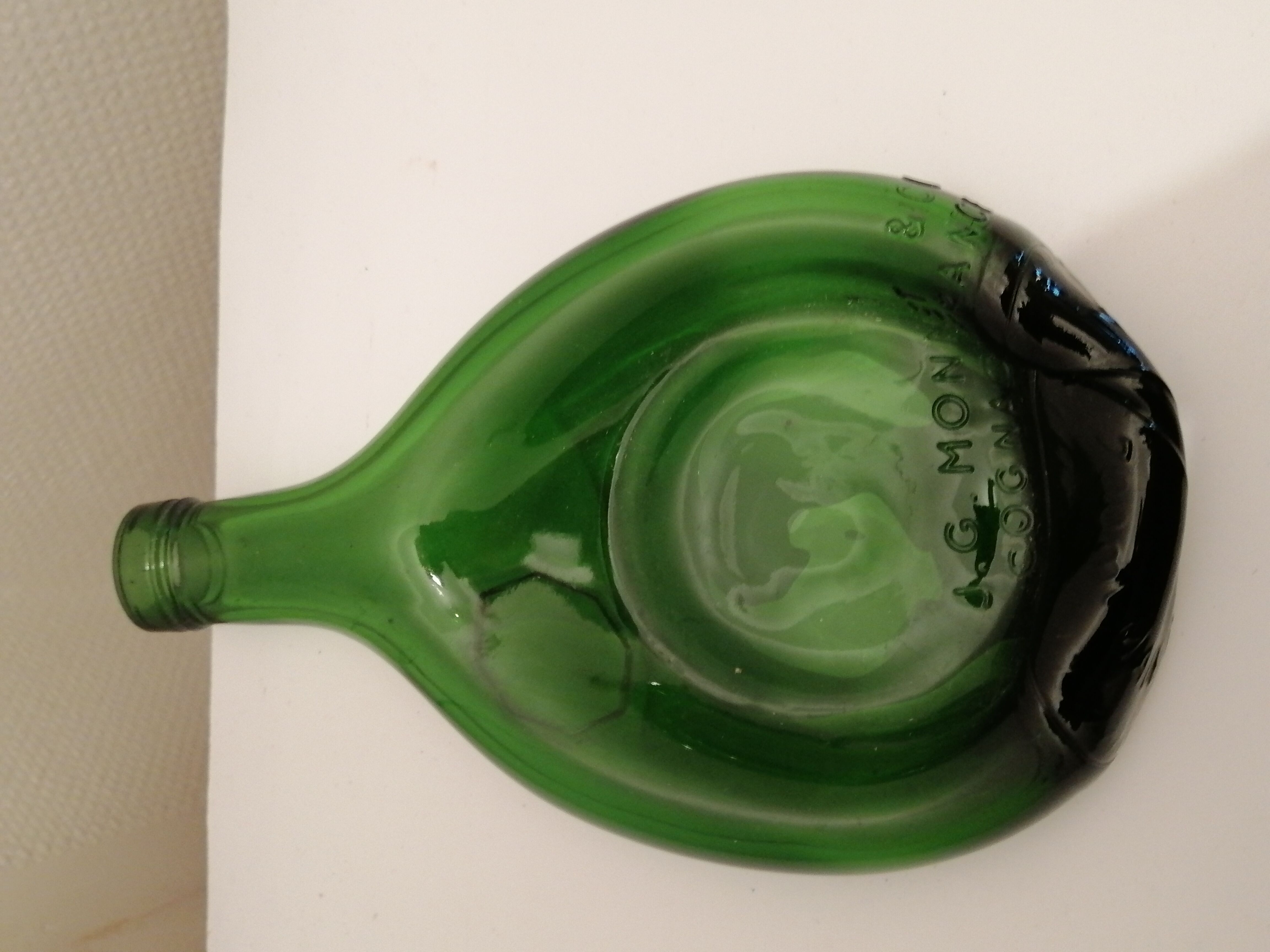 Empty pocket glass blow