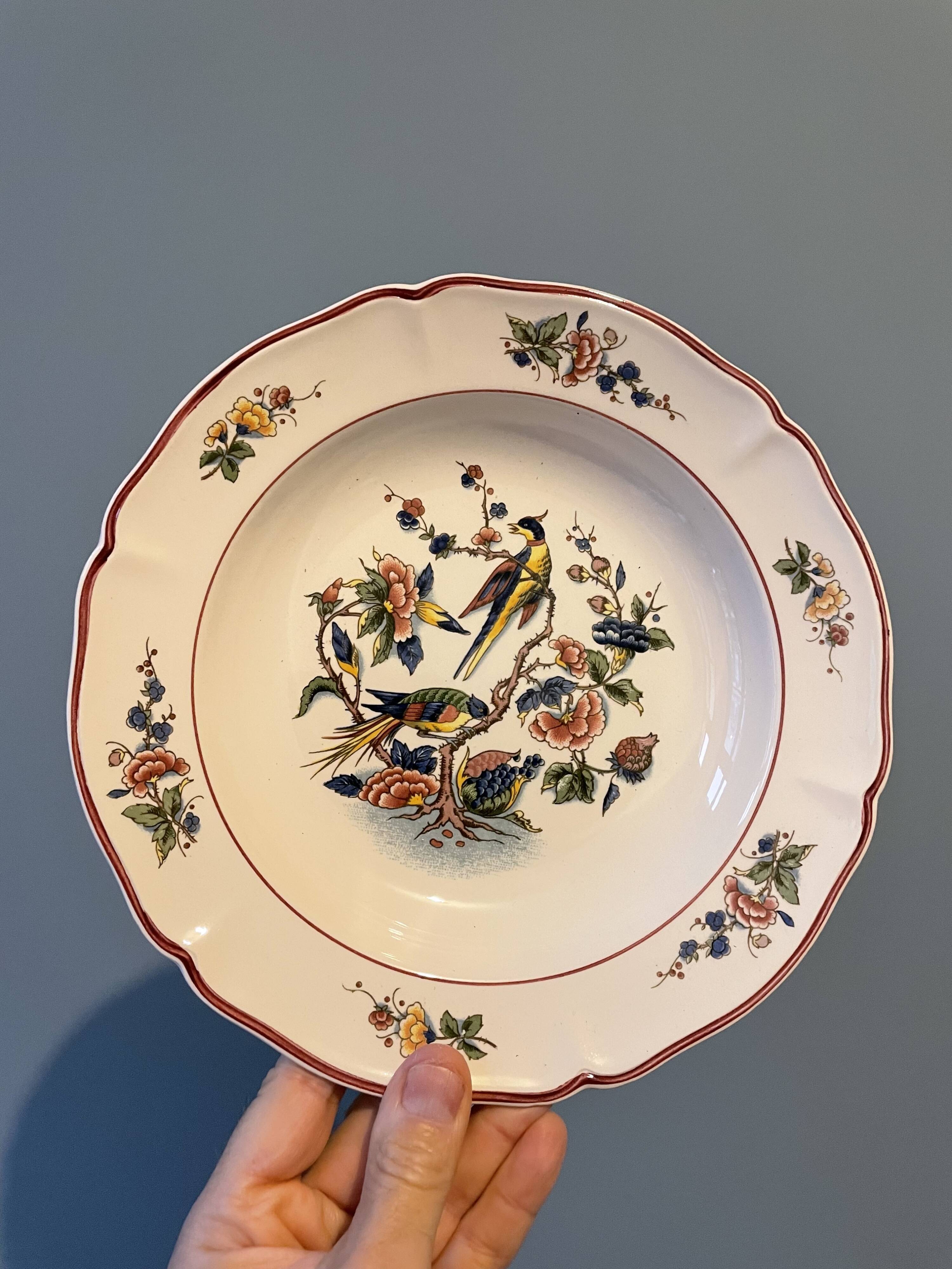 Set of 12 Villeroy and Boch hollow plates, model "Phoenix"