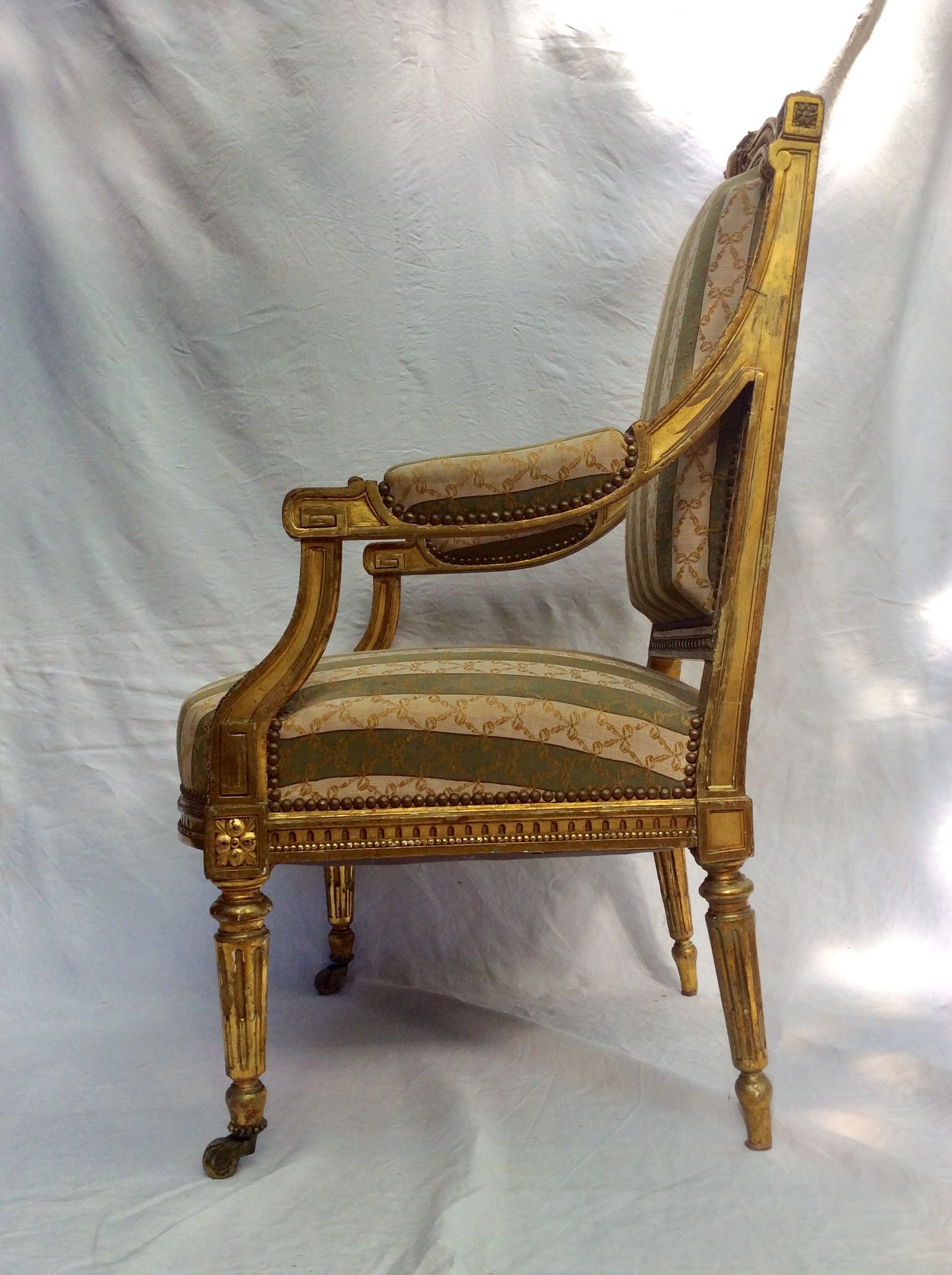Queen's chair in gilded wood Louis XVI style
