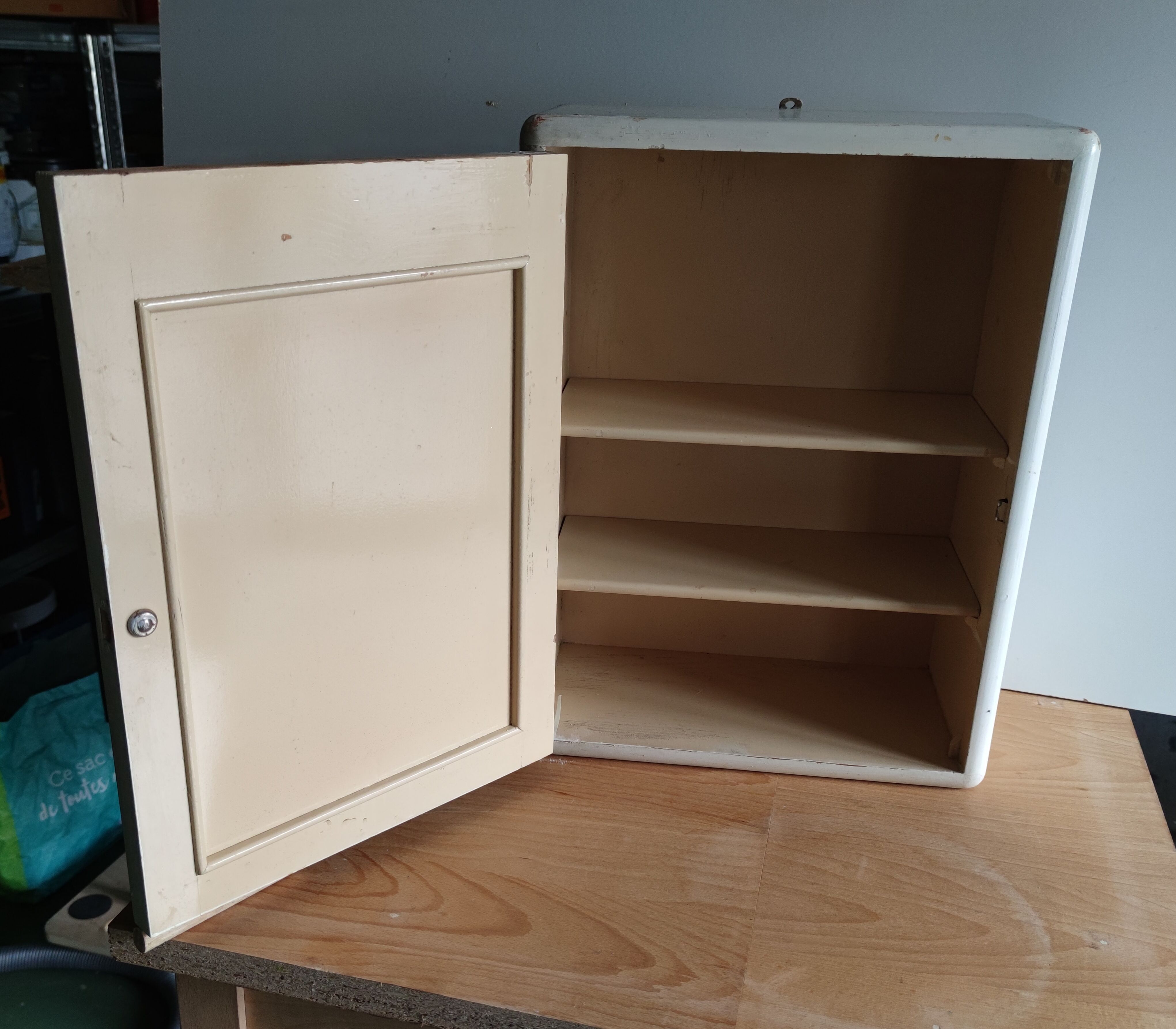 Armoire de rangement