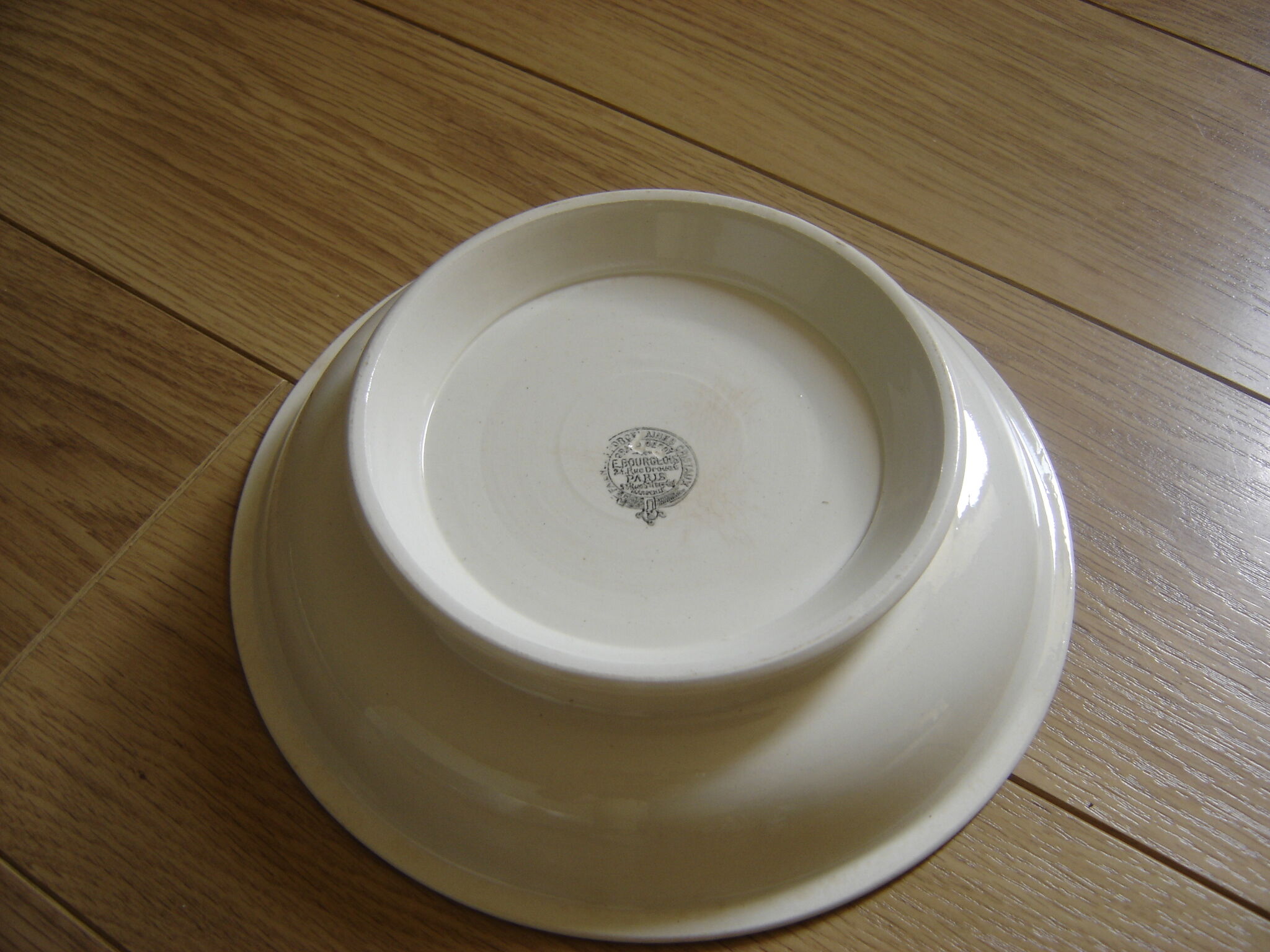 Flat Cup vintage E Bourgeois