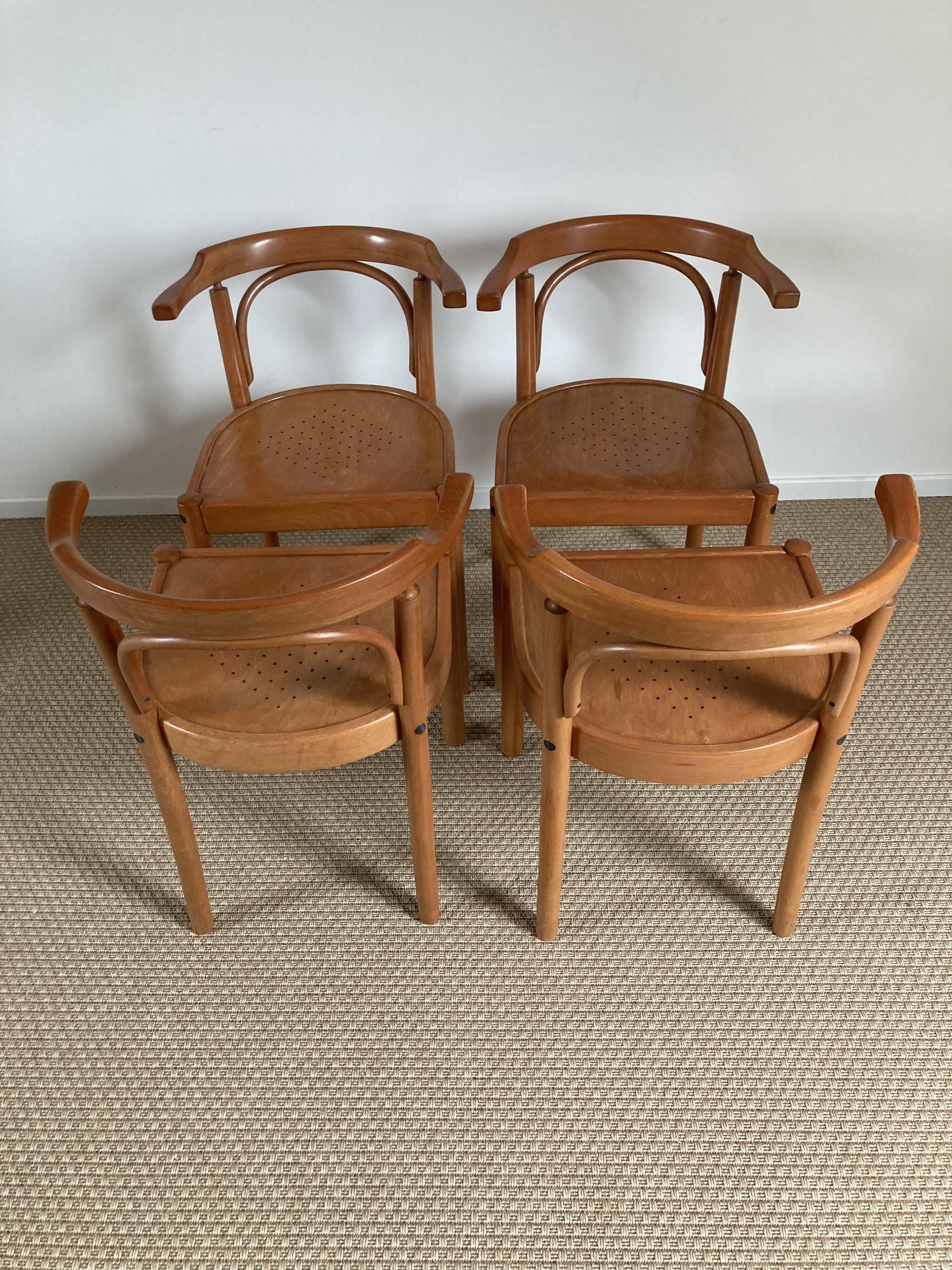 Lot 4 chairs