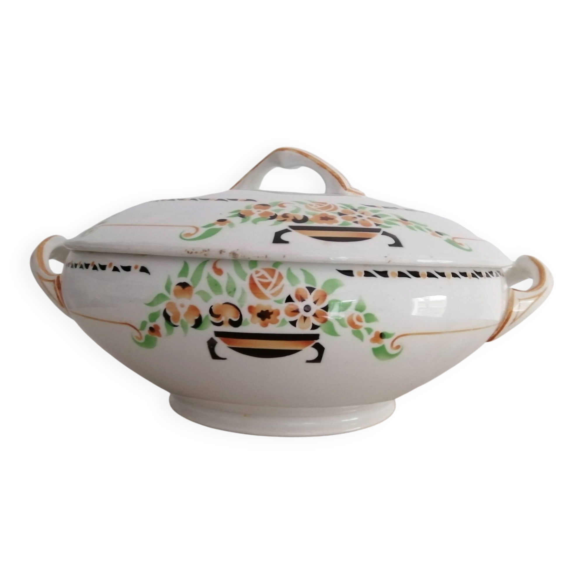 Soup tureen