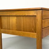 Bureau danois en teck avec porte et tiroirs par Bornholm, années 1970