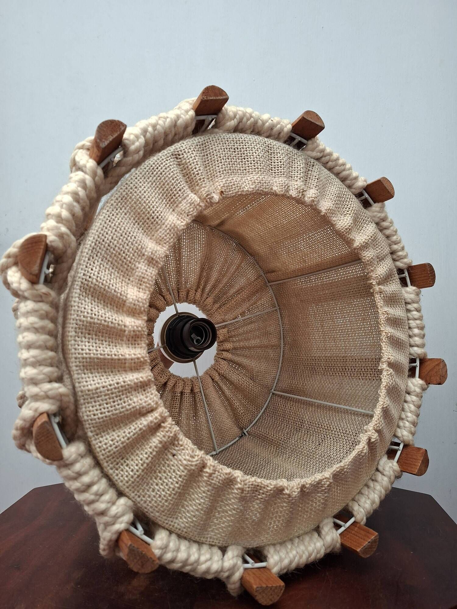 Scandinavian suspension in braided rope