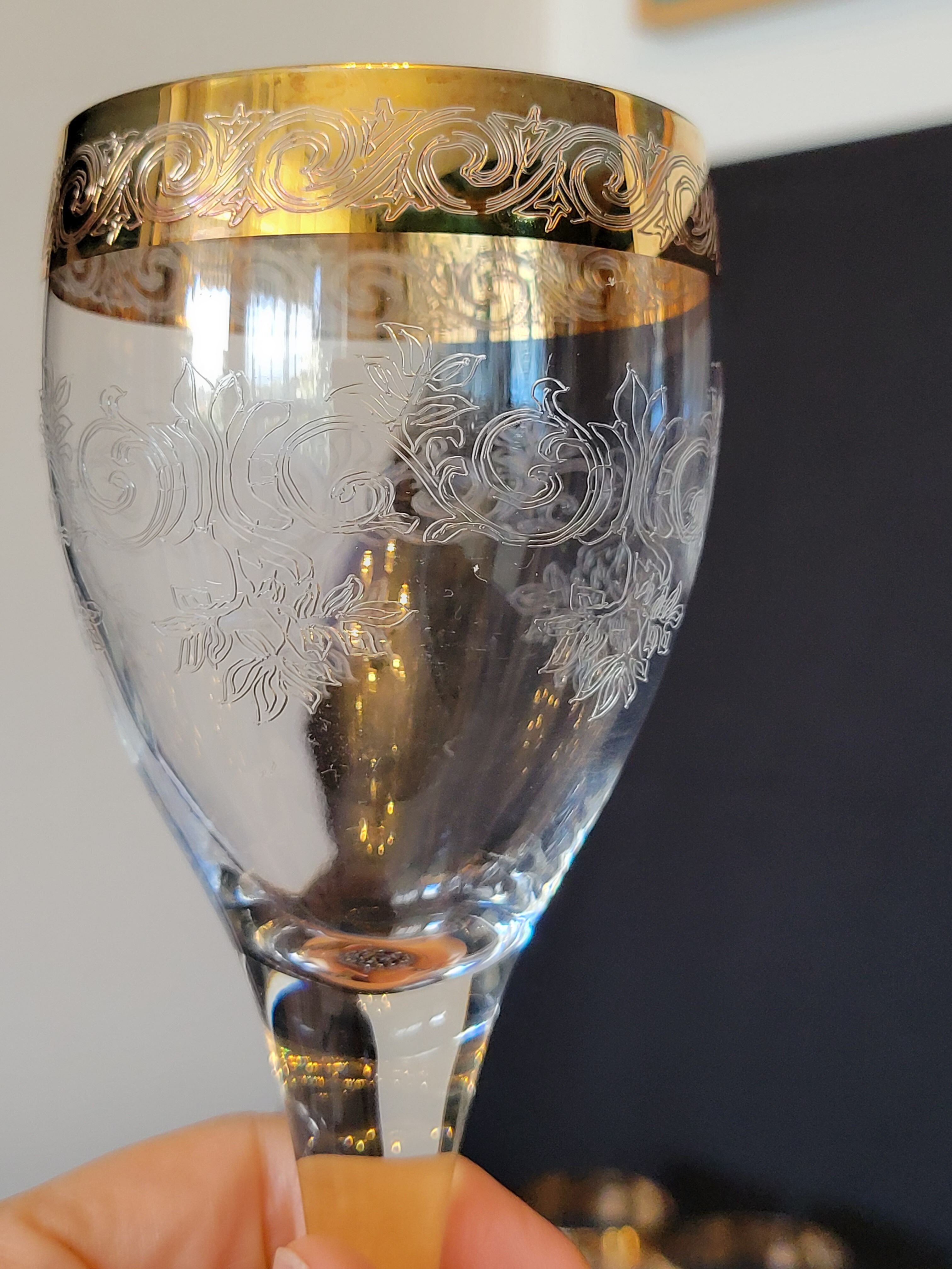 6 old wine glasses in engraved crystal and gold