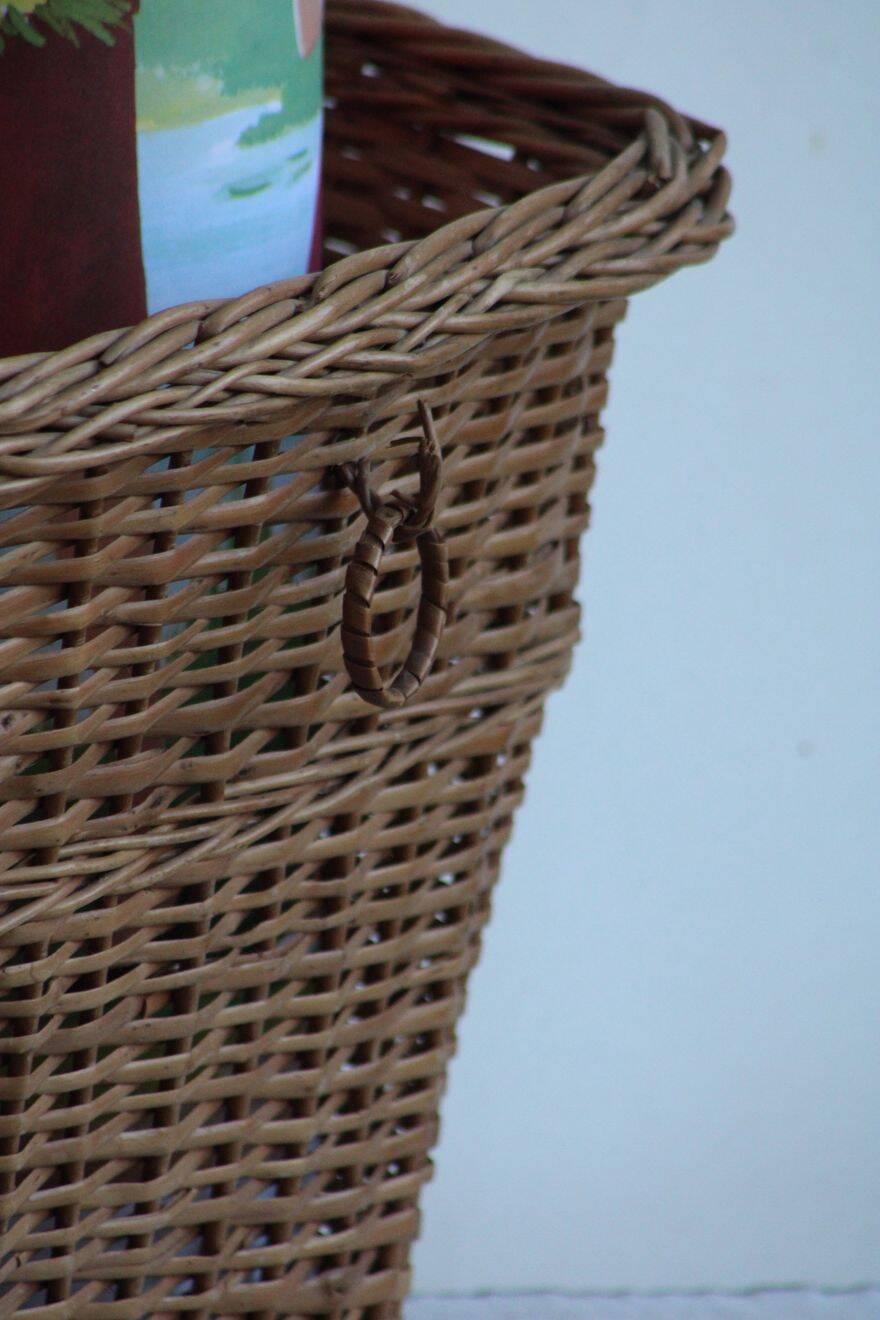 Wicker wastebasket