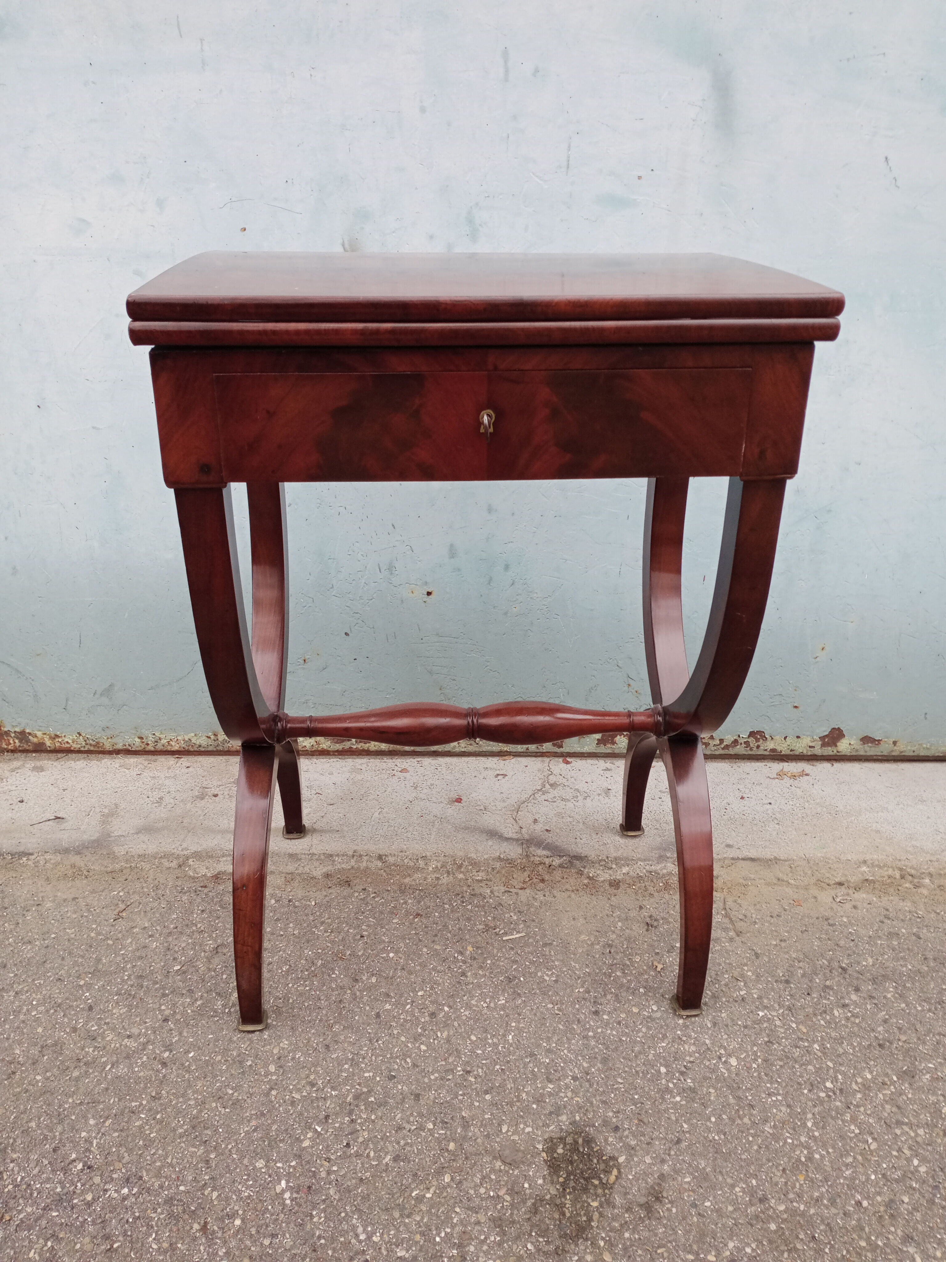 Table a games restoration 19 eme