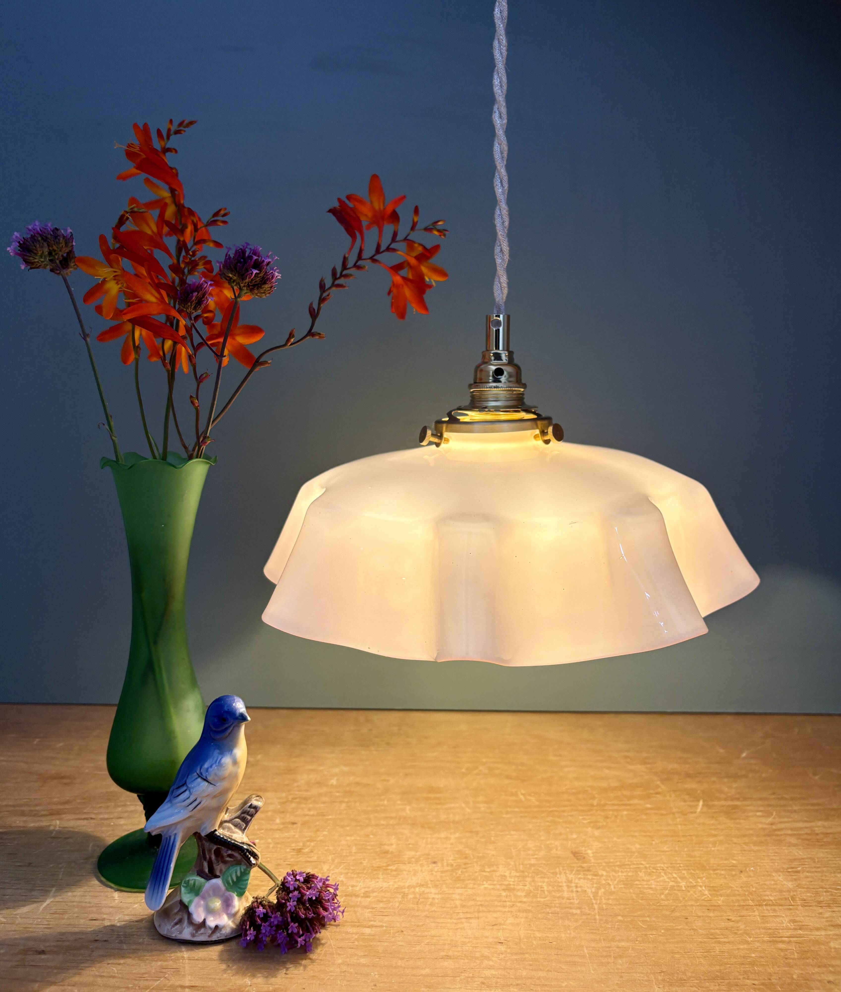 Vintage pendant light in pink opaline.