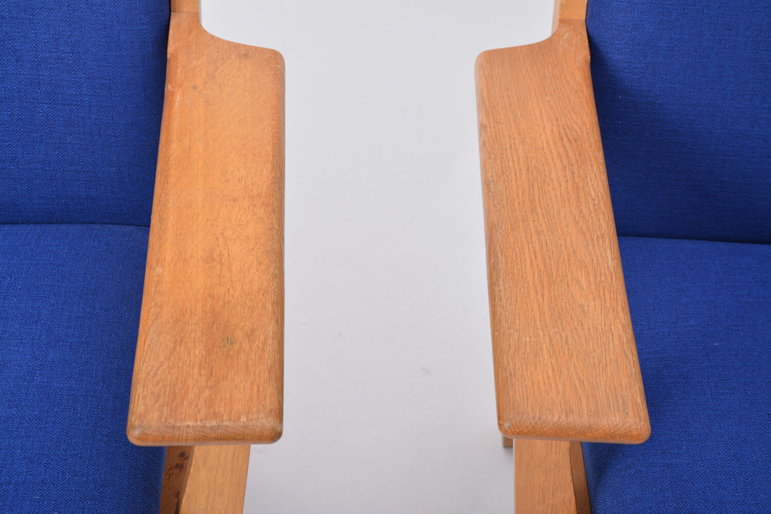 Set of Two Danish Mid-Century Modern GE 181 a Chairs by Hans Wegner for GETAMA