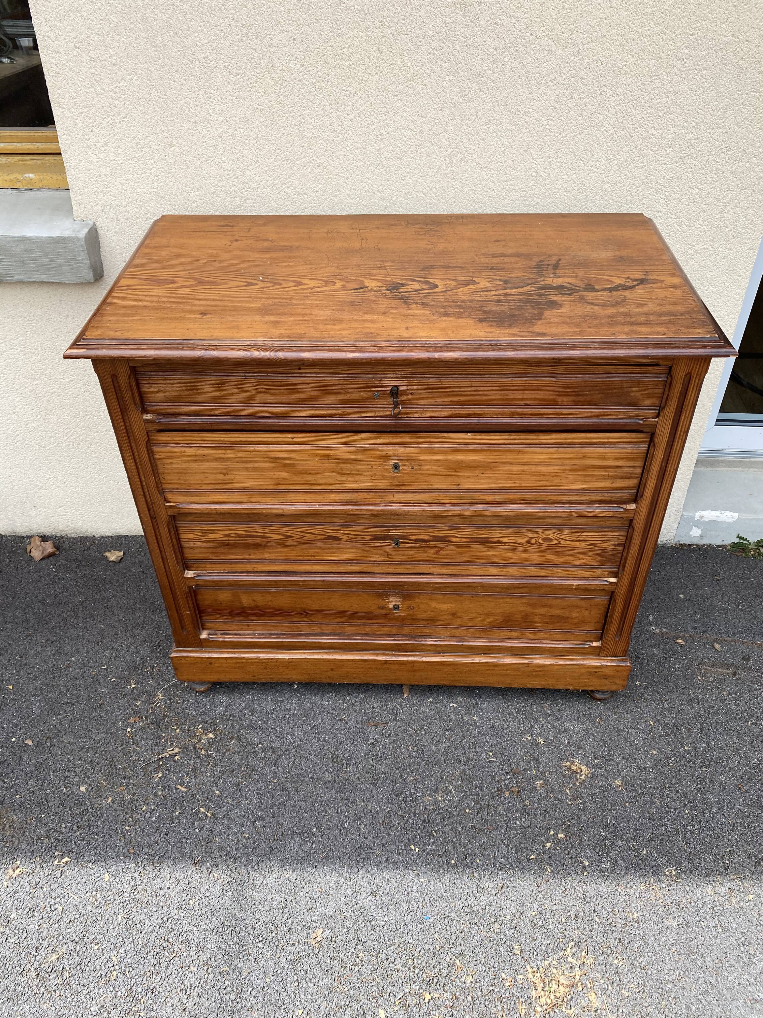 Dresser pitchpin 1900