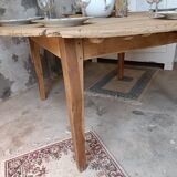 Round farmhouse table
