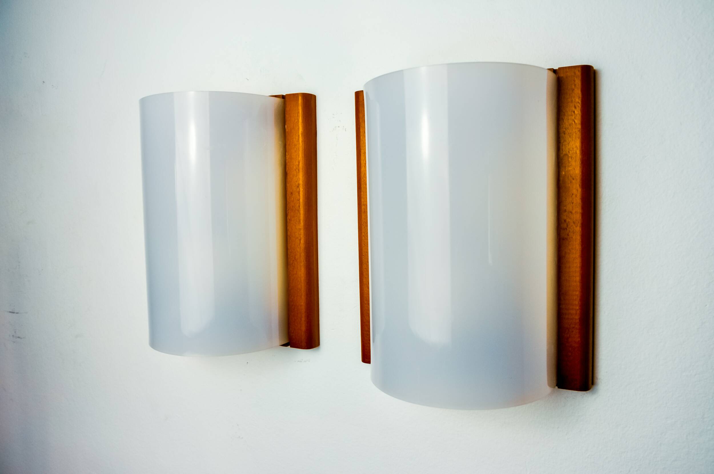 Pair of pine and methacrylate wall lights, Spain 1980