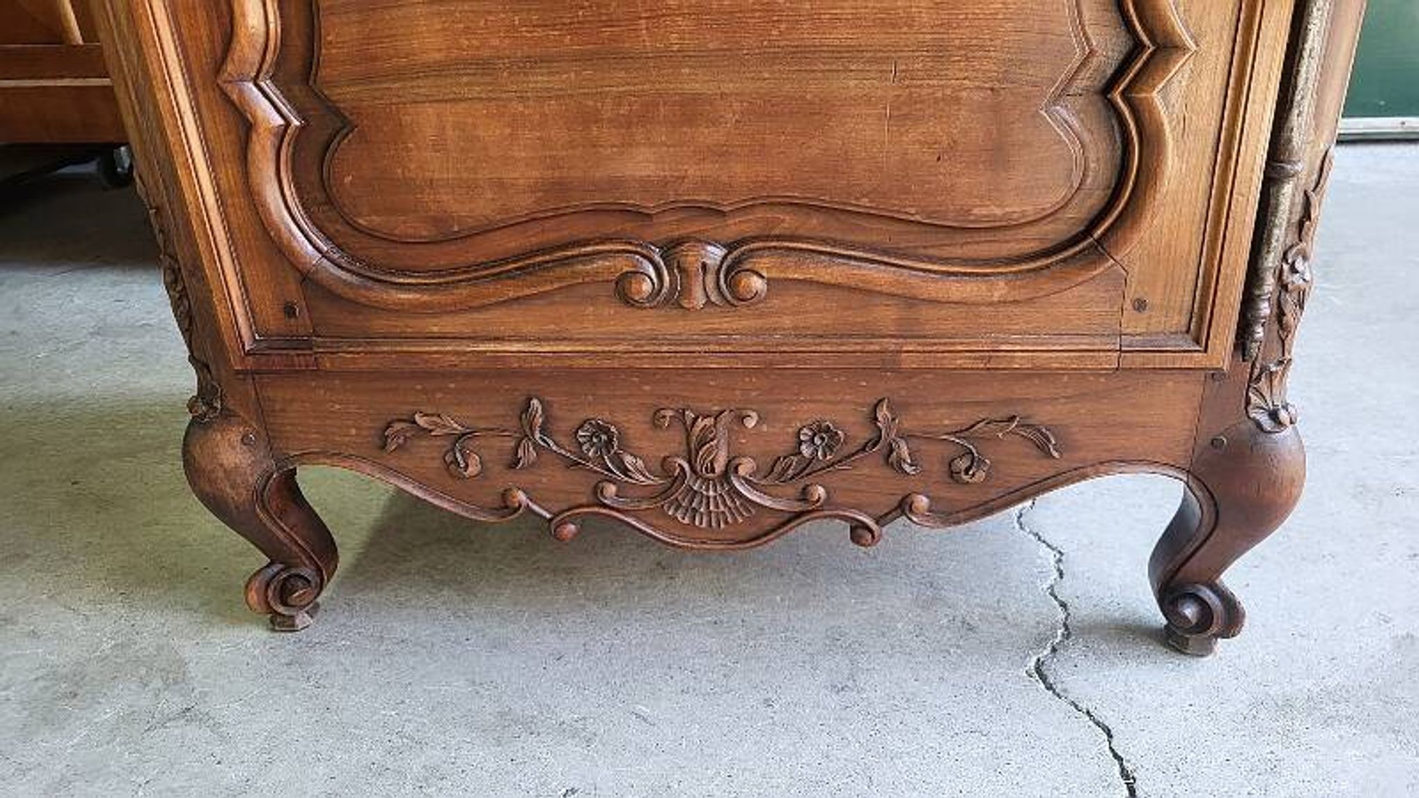 Vitrine style louis xv 1 porte en merisier