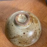 Empty speckled sandstone pocket