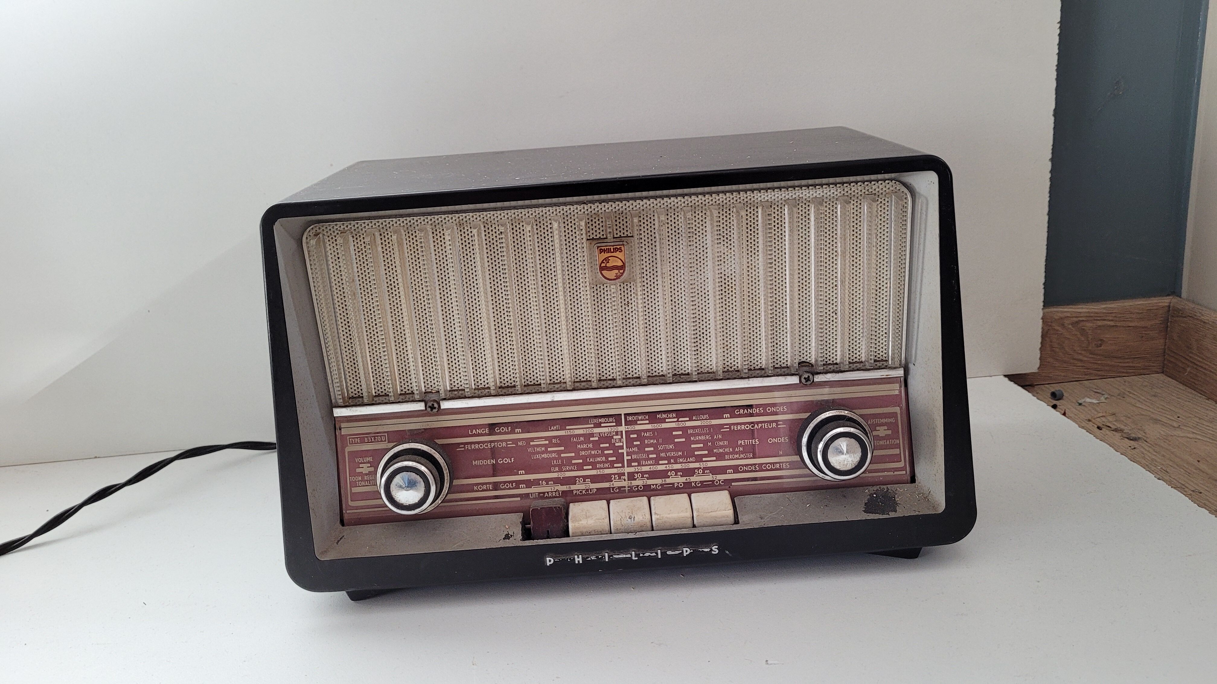 Radio Philips bakelite