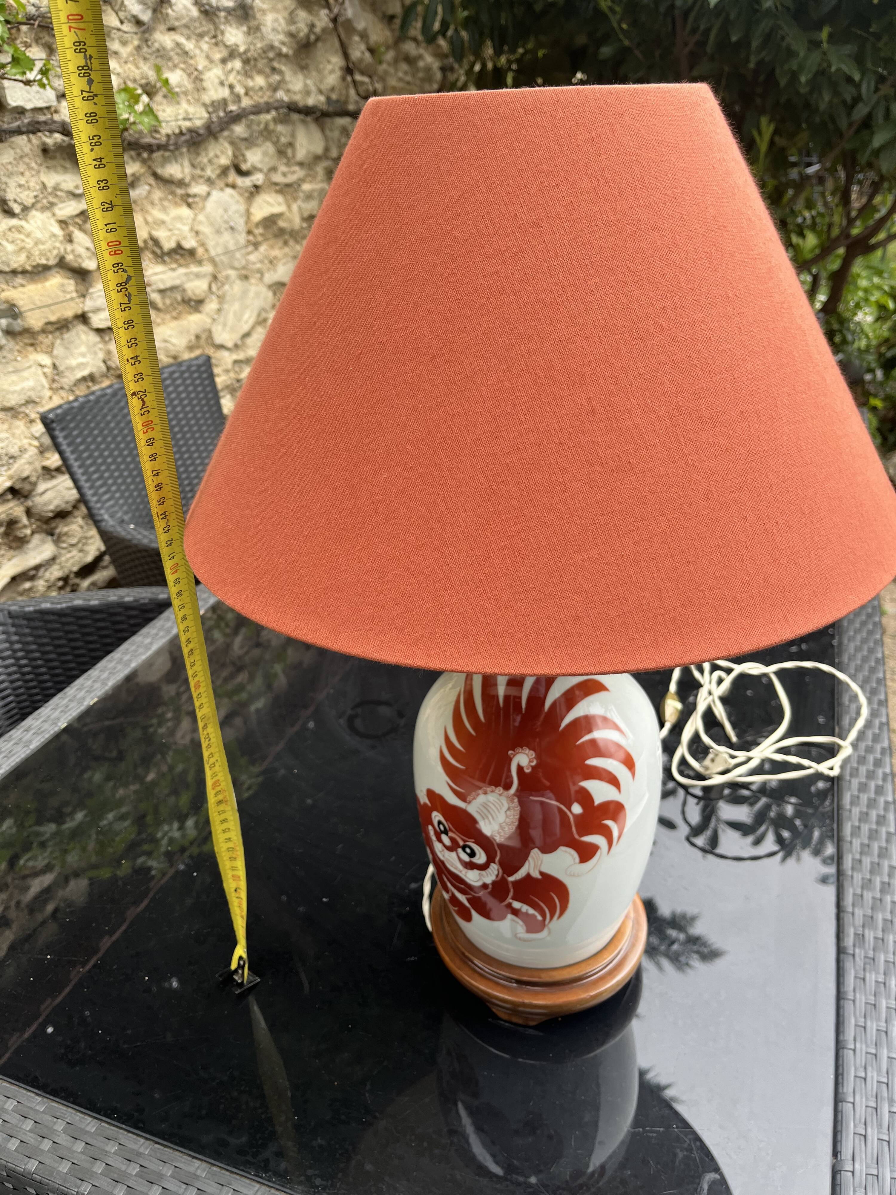 Porcelain table lamp